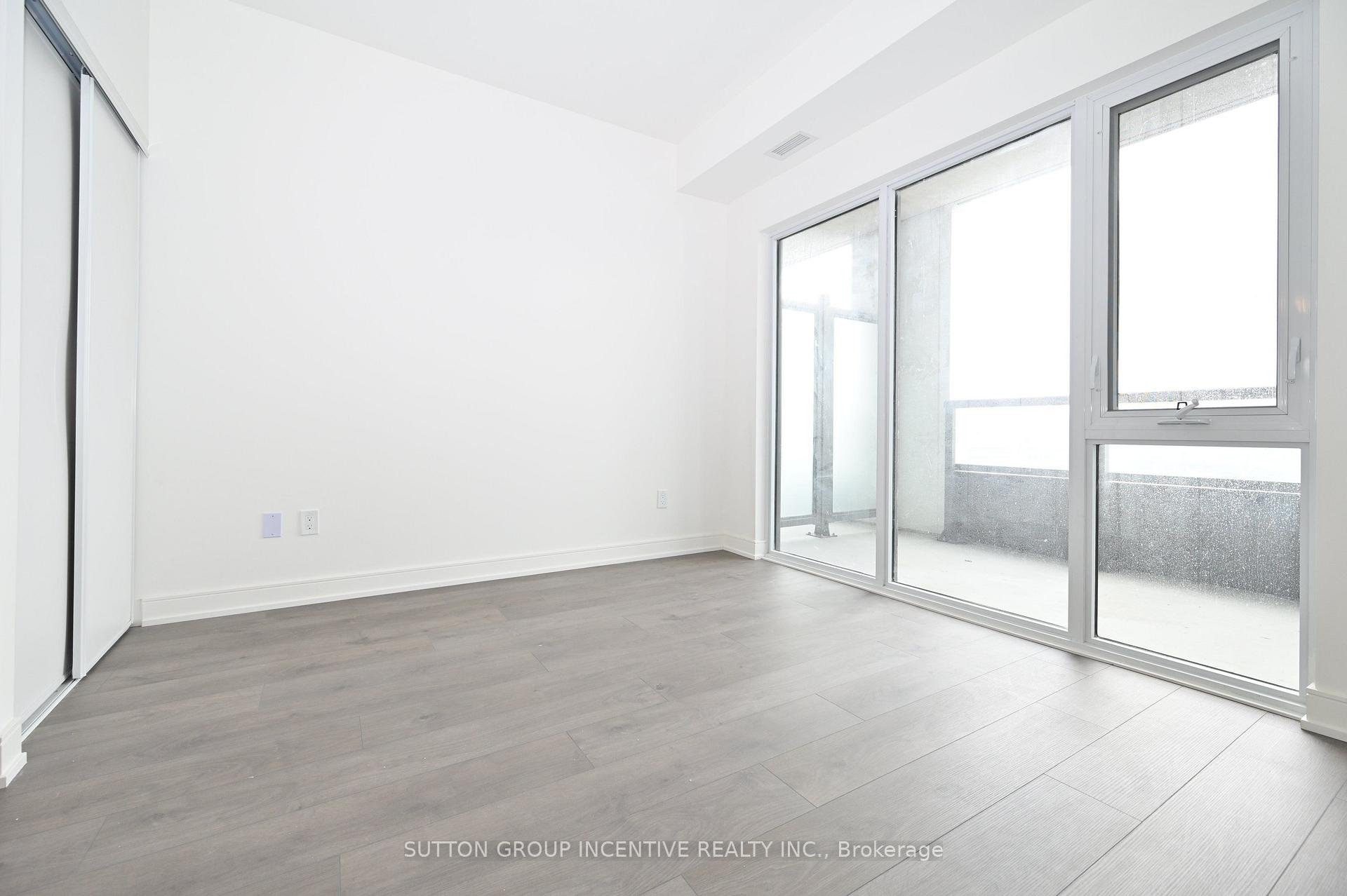 Photo 11 of Unit A803, 705 Davis Drive, Newmarket, Huron Heights-Leslie Valley — HOMEH