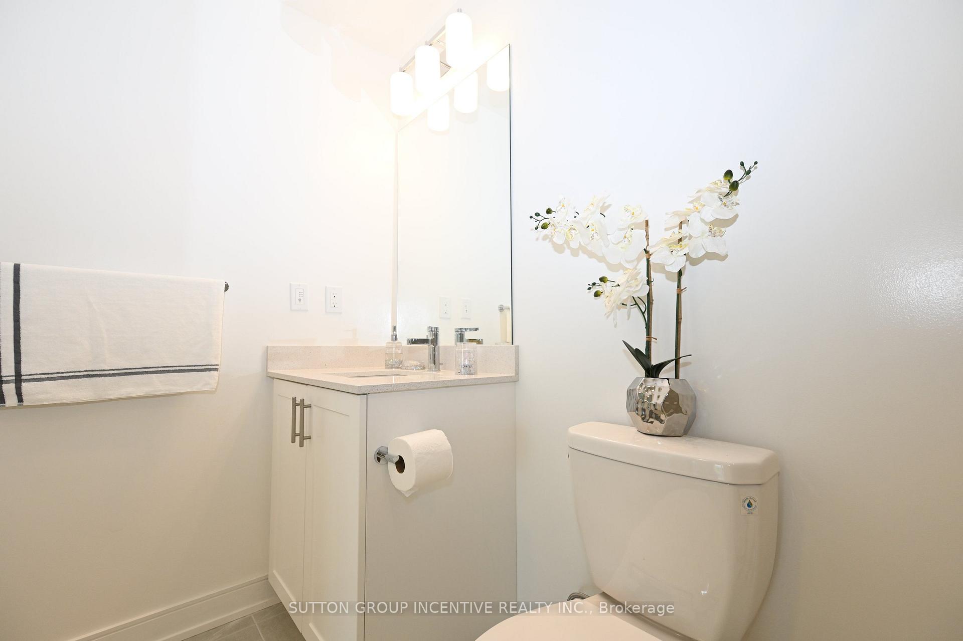 Photo 17 of Unit A803, 705 Davis Drive, Newmarket, Huron Heights-Leslie Valley — HOMEH