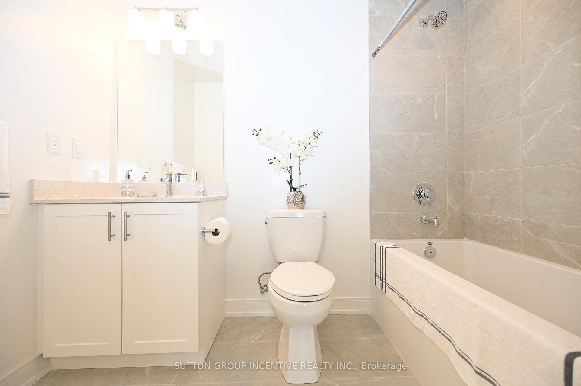 Photo 18 of Unit A803, 705 Davis Drive, Newmarket, Huron Heights-Leslie Valley — HOMEH