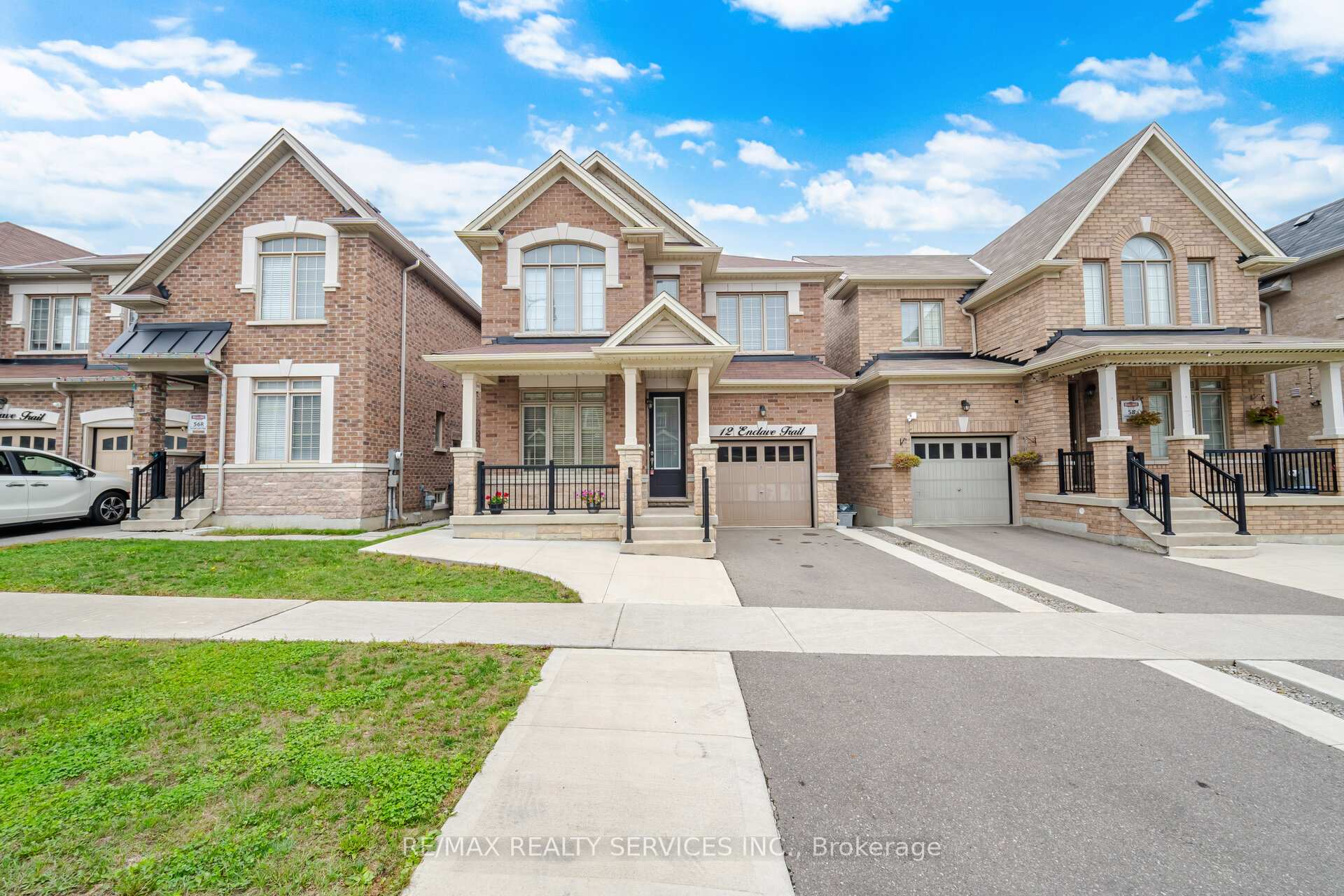 Photo 4 of 12 Enclave Trail, Brampton, Sandringham-Wellington North — HOMEH