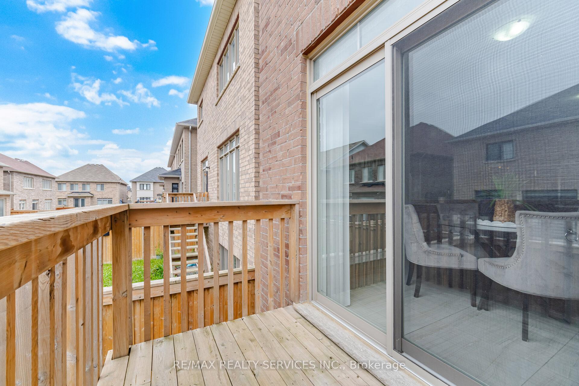 Photo 88 of 12 Enclave Trail, Brampton, Sandringham-Wellington North — HOMEH