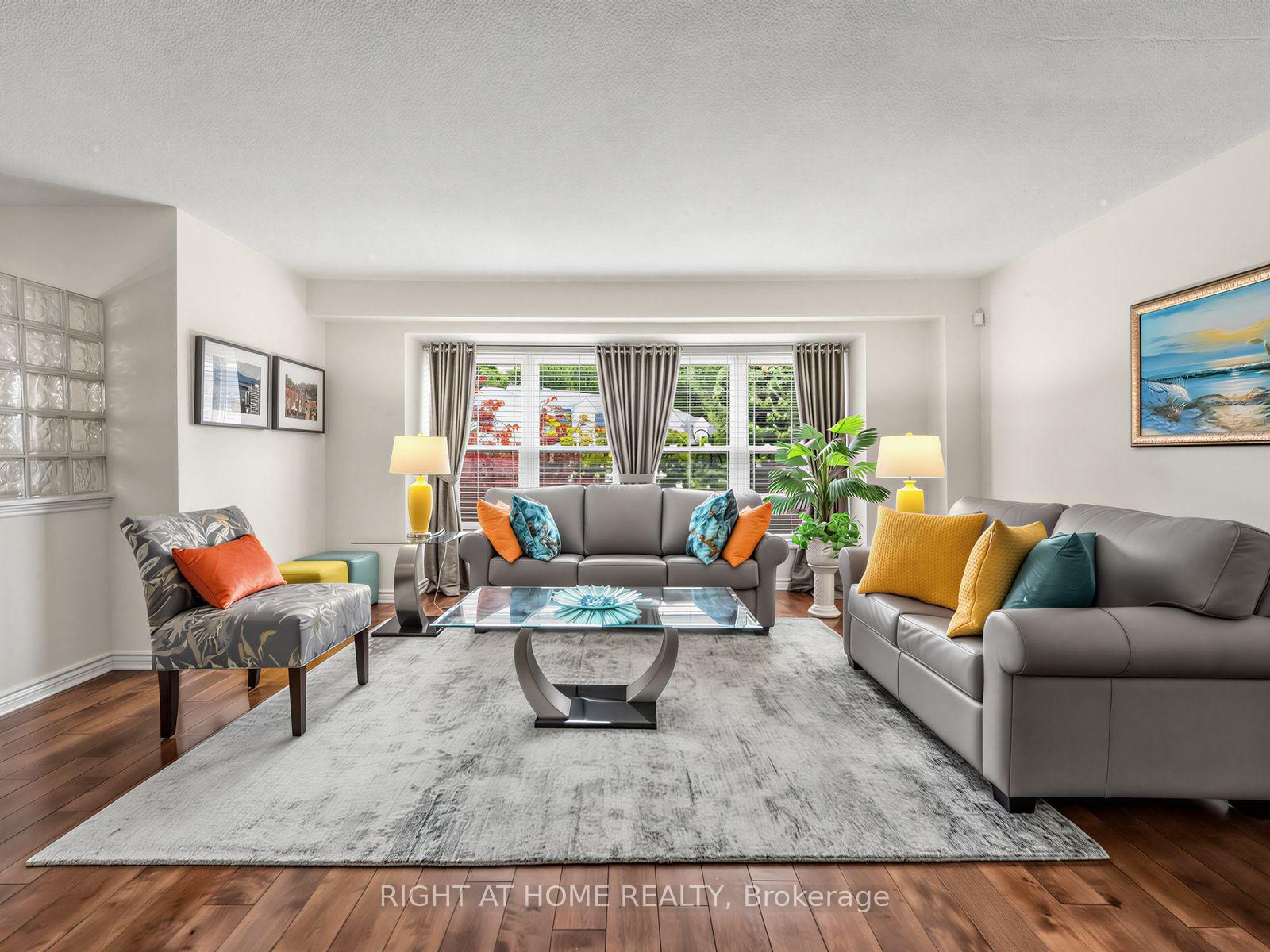 Photo 2 of Unit 25, 25 Tamarack Circle, Etobicoke, Kingsview Village-The Westway — HOMEH