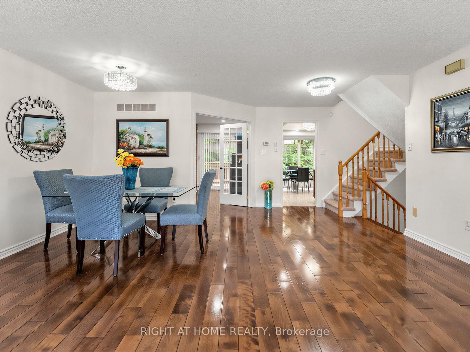 Photo 4 of Unit 25, 25 Tamarack Circle, Etobicoke, Kingsview Village-The Westway — HOMEH