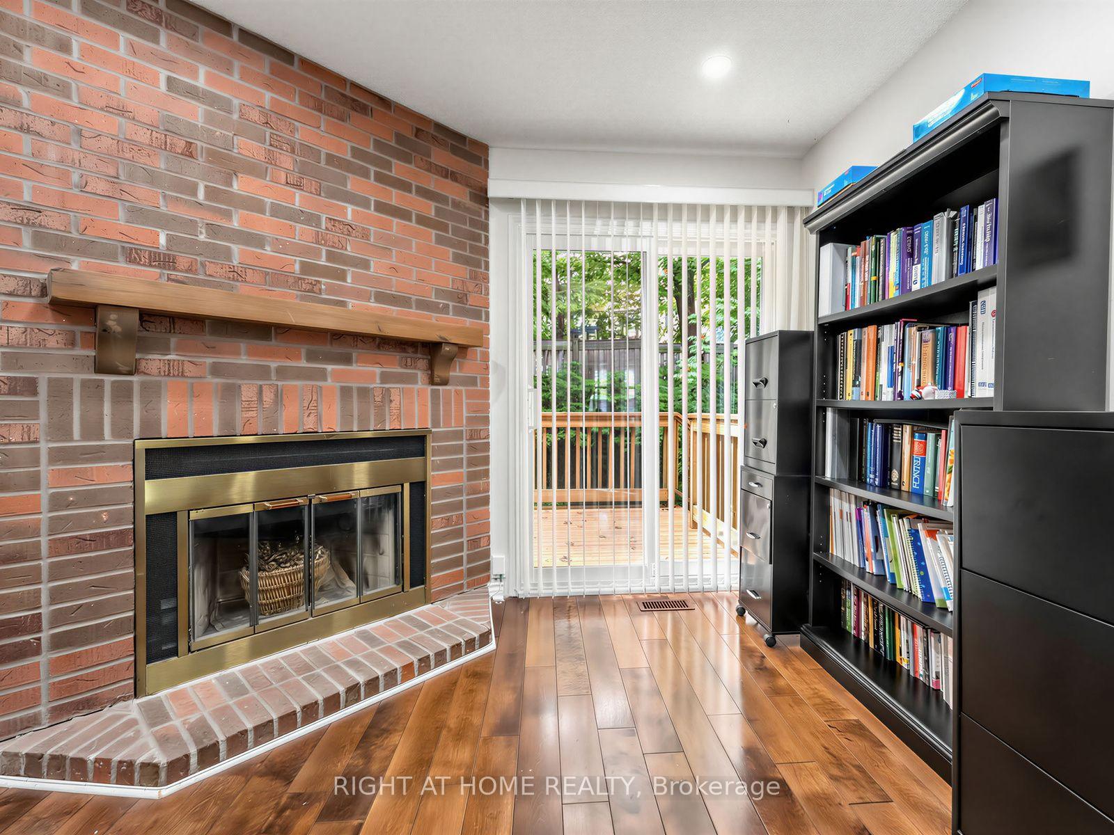 Photo 8 of Unit 25, 25 Tamarack Circle, Etobicoke, Kingsview Village-The Westway — HOMEH