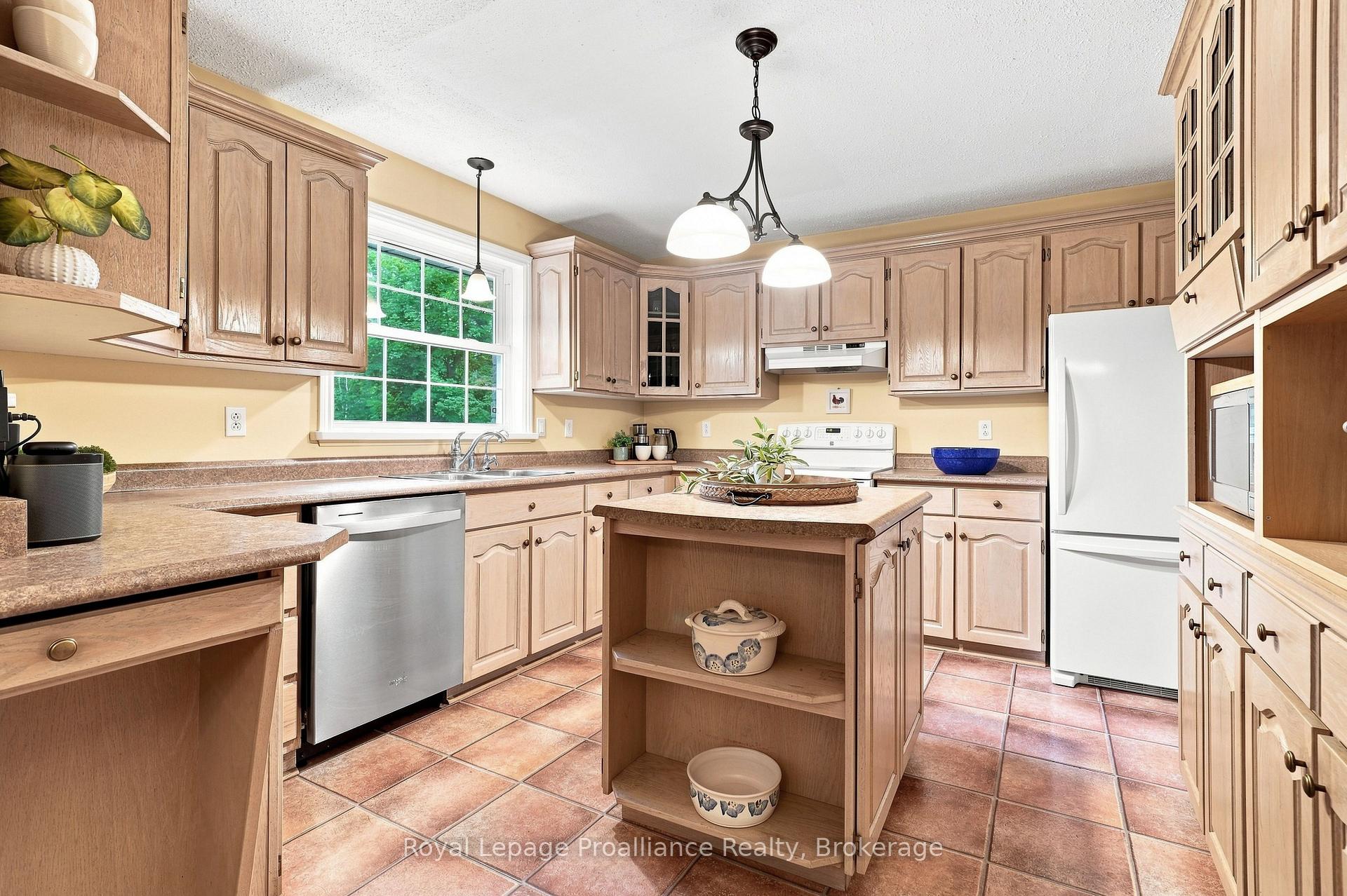 Photo 15 of 128 Murray Street, Quinte West, Murray Ward — HOMEH