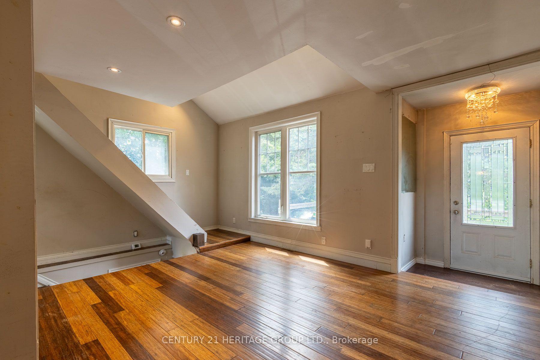 Photo 6 of 97 Zaph Avenue, Scarborough, Highland Creek — HOMEH