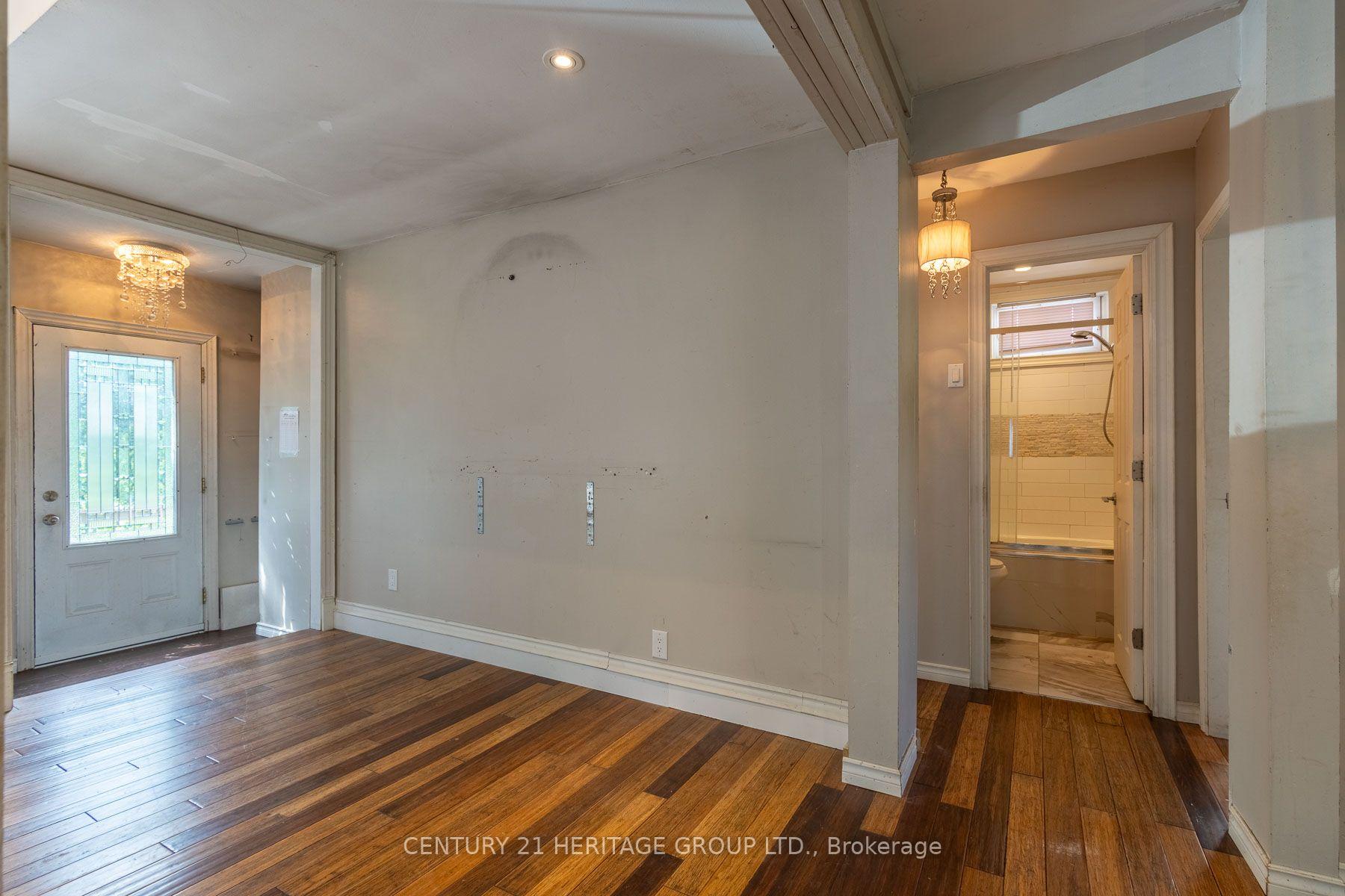 Photo 8 of 97 Zaph Avenue, Scarborough, Highland Creek — HOMEH
