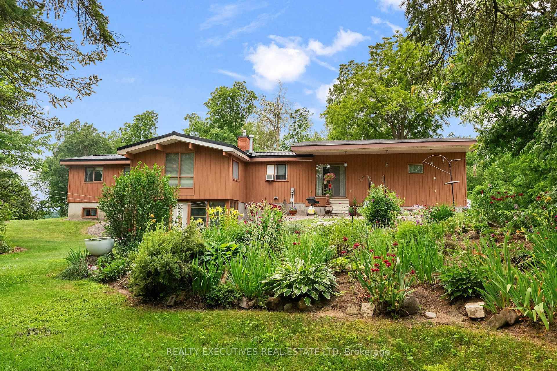 Photo 3 of 785 Boundary Road, North Dundas, North Dundas (Mountain) Twp — HOMEH