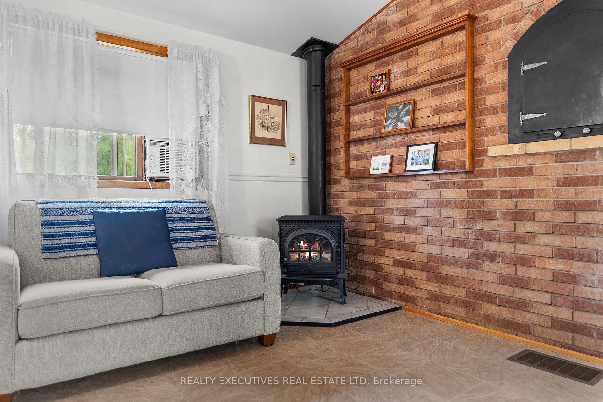 Photo 9 of 785 Boundary Road, North Dundas, North Dundas (Mountain) Twp — HOMEH