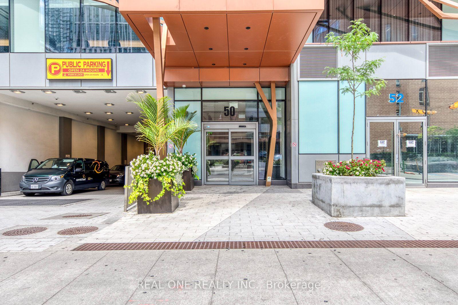Photo 3 of Unit 3706, 50 Wellesley Street E, Toronto, Church-Yonge Corridor — HOMEH