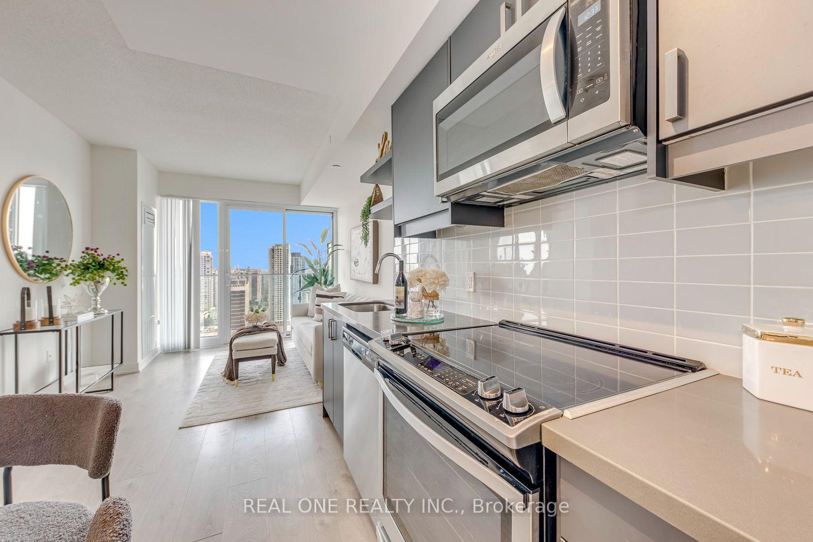 Photo 10 of Unit 3706, 50 Wellesley Street E, Toronto, Church-Yonge Corridor — HOMEH
