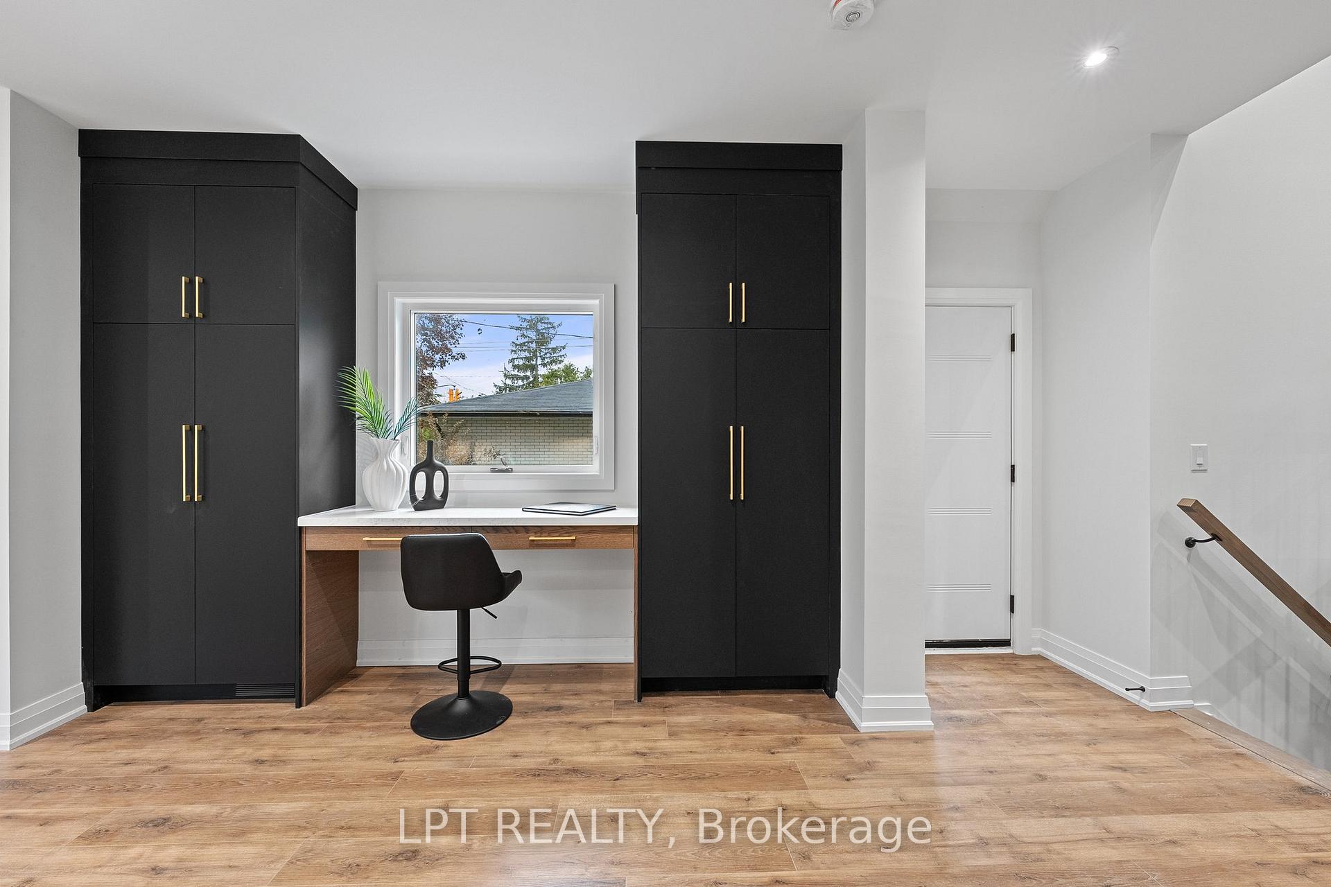 Photo 8 of 168 Berczy Street, Barrie, Wellington — HOMEH