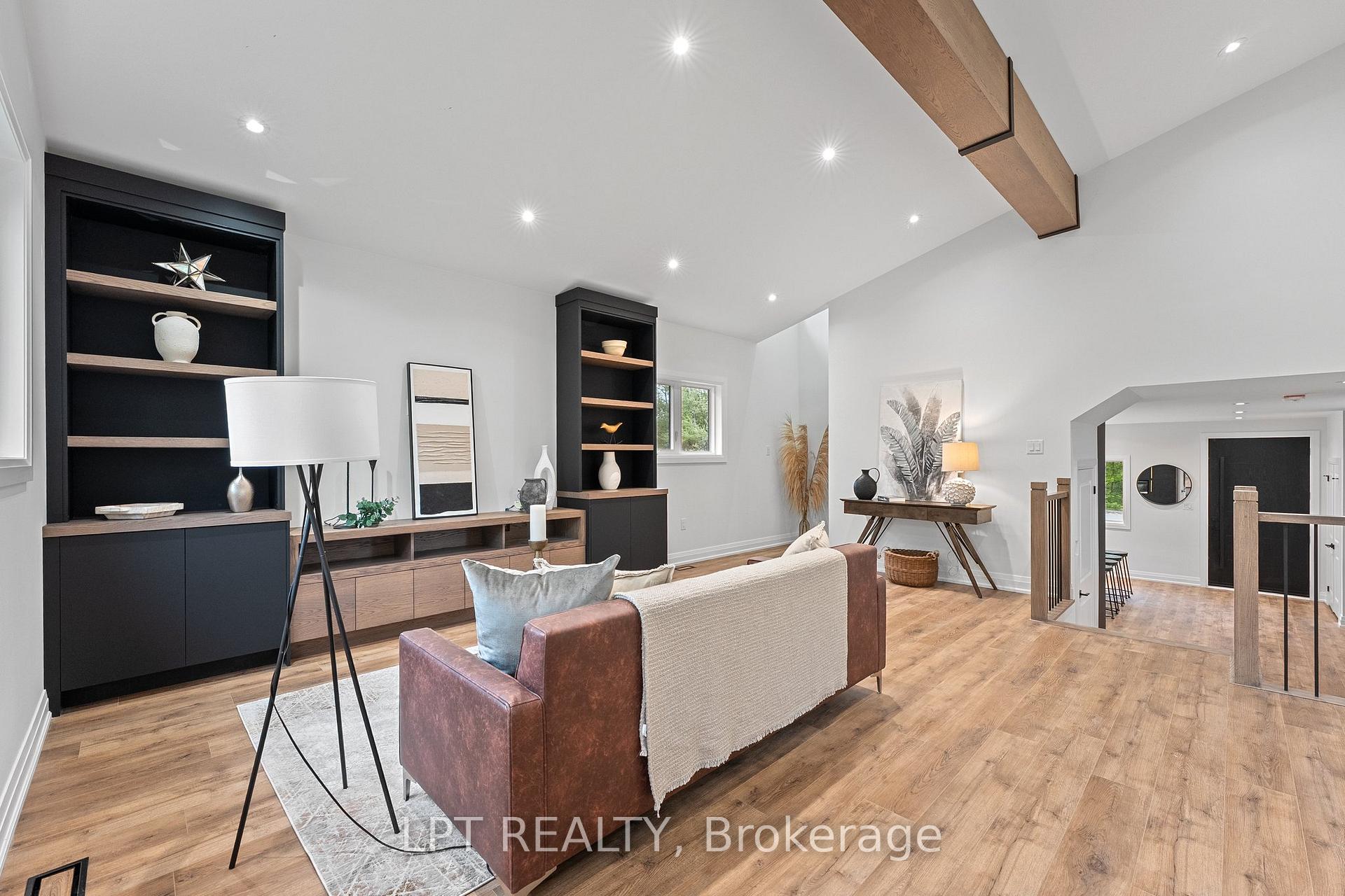 Photo 13 of 168 Berczy Street, Barrie, Wellington — HOMEH