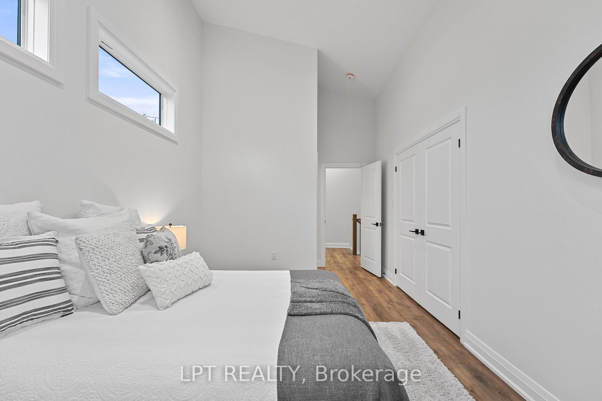 Photo 18 of 168 Berczy Street, Barrie, Wellington — HOMEH