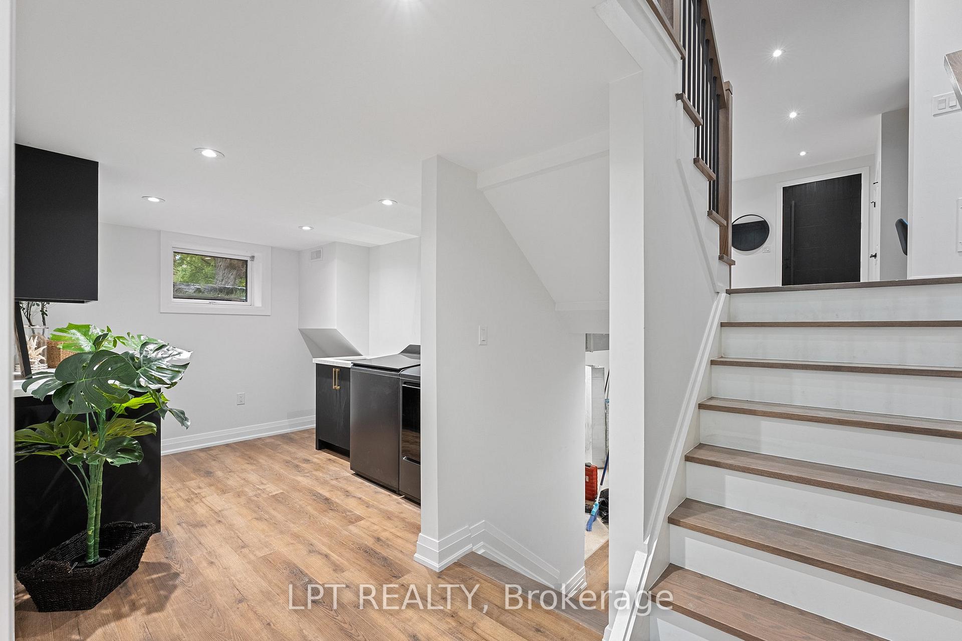 Photo 26 of 168 Berczy Street, Barrie, Wellington — HOMEH