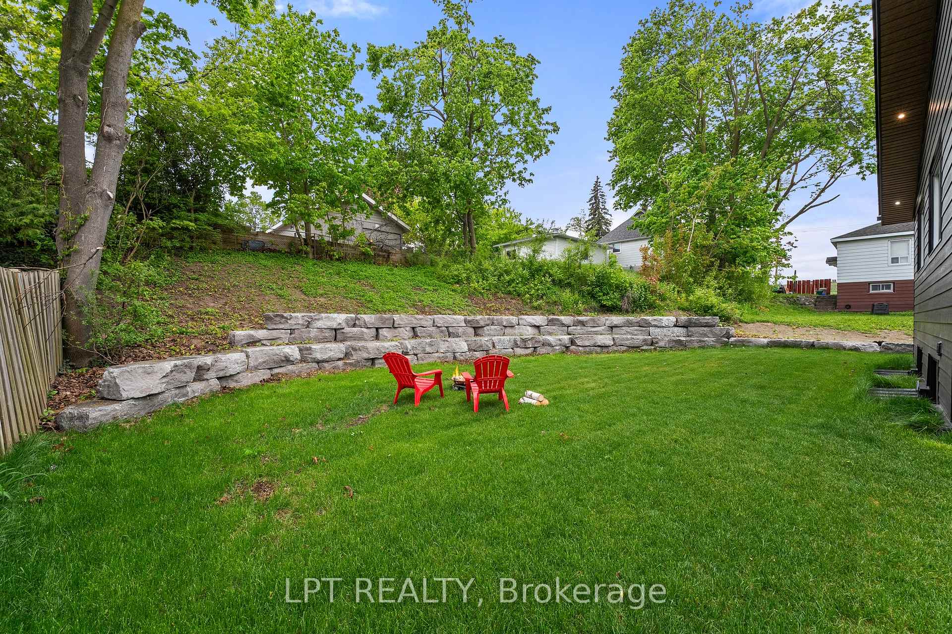 Photo 31 of 168 Berczy Street, Barrie, Wellington — HOMEH