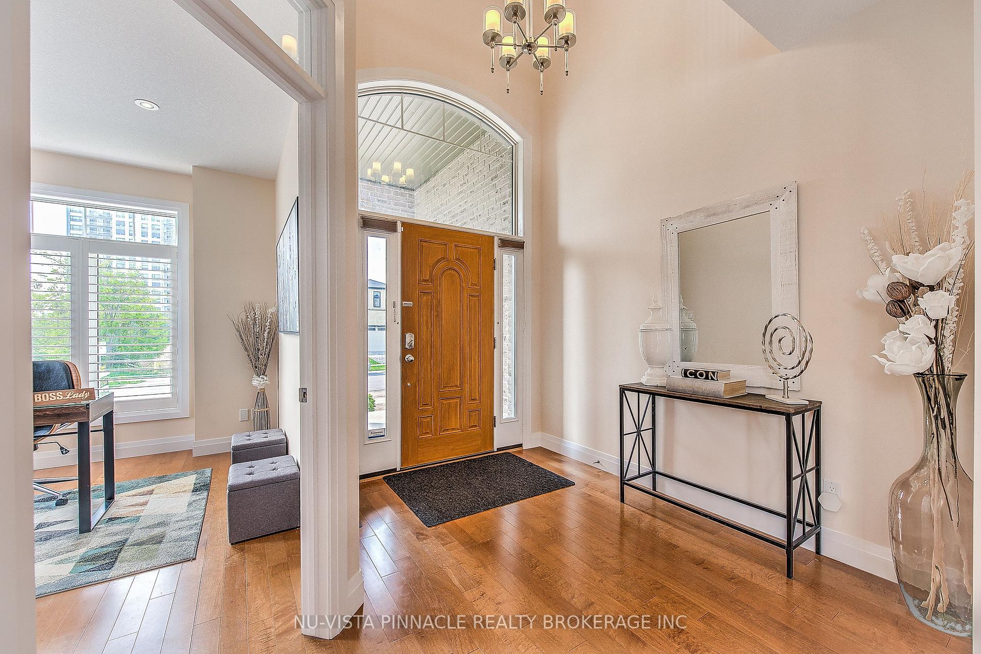 Photo 7 of 738 Hickoryridge Common, London, North R — HOMEH