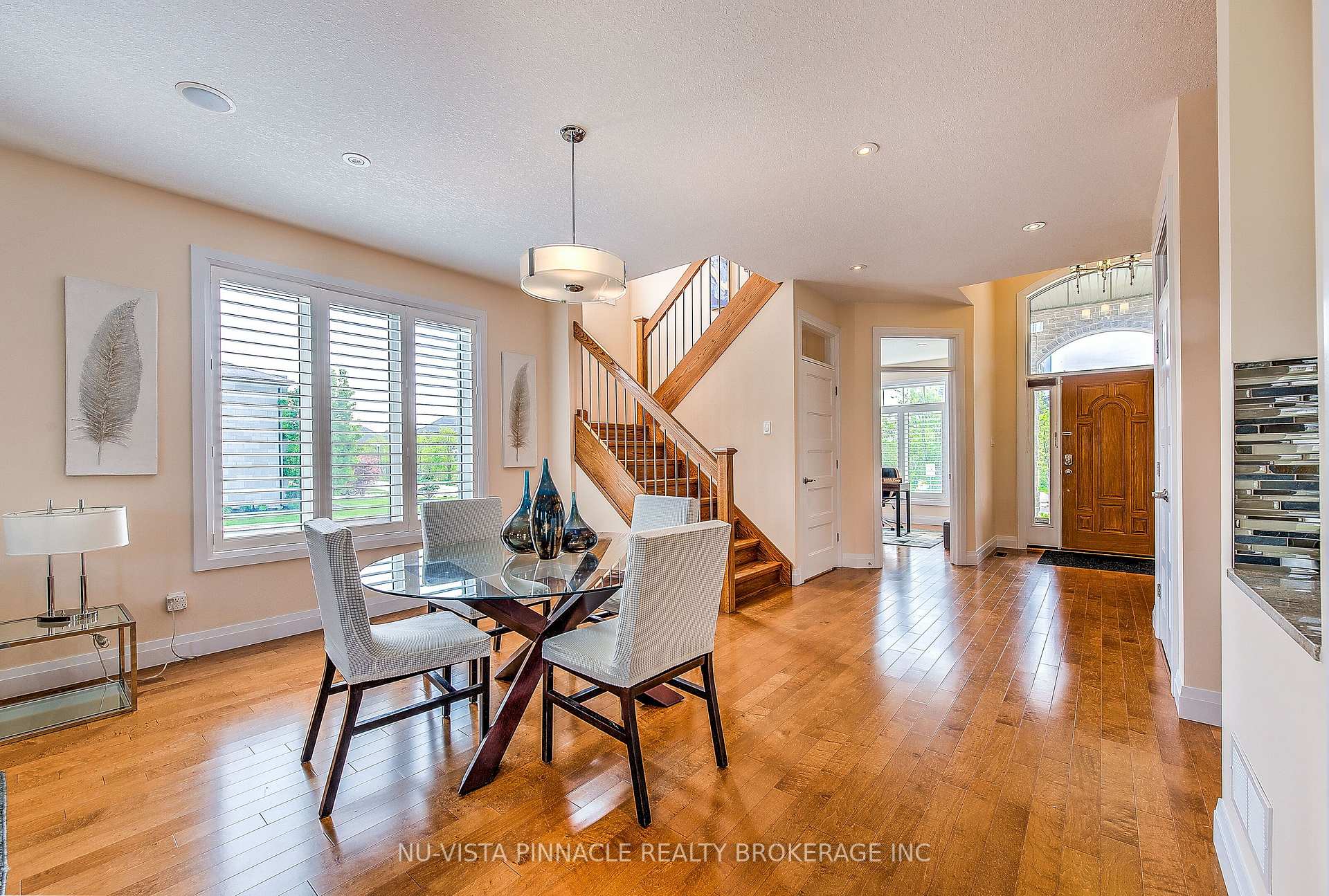 Photo 10 of 738 Hickoryridge Common, London, North R — HOMEH