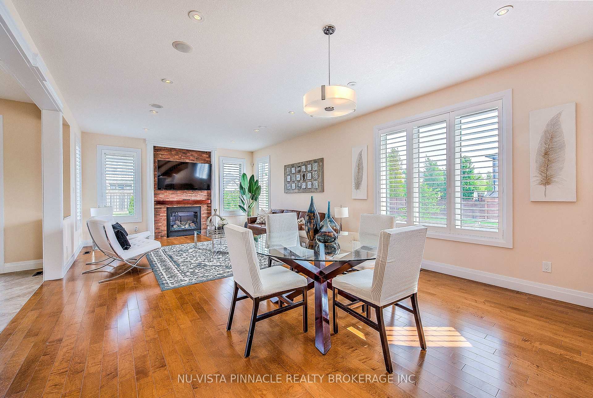 Photo 11 of 738 Hickoryridge Common, London, North R — HOMEH