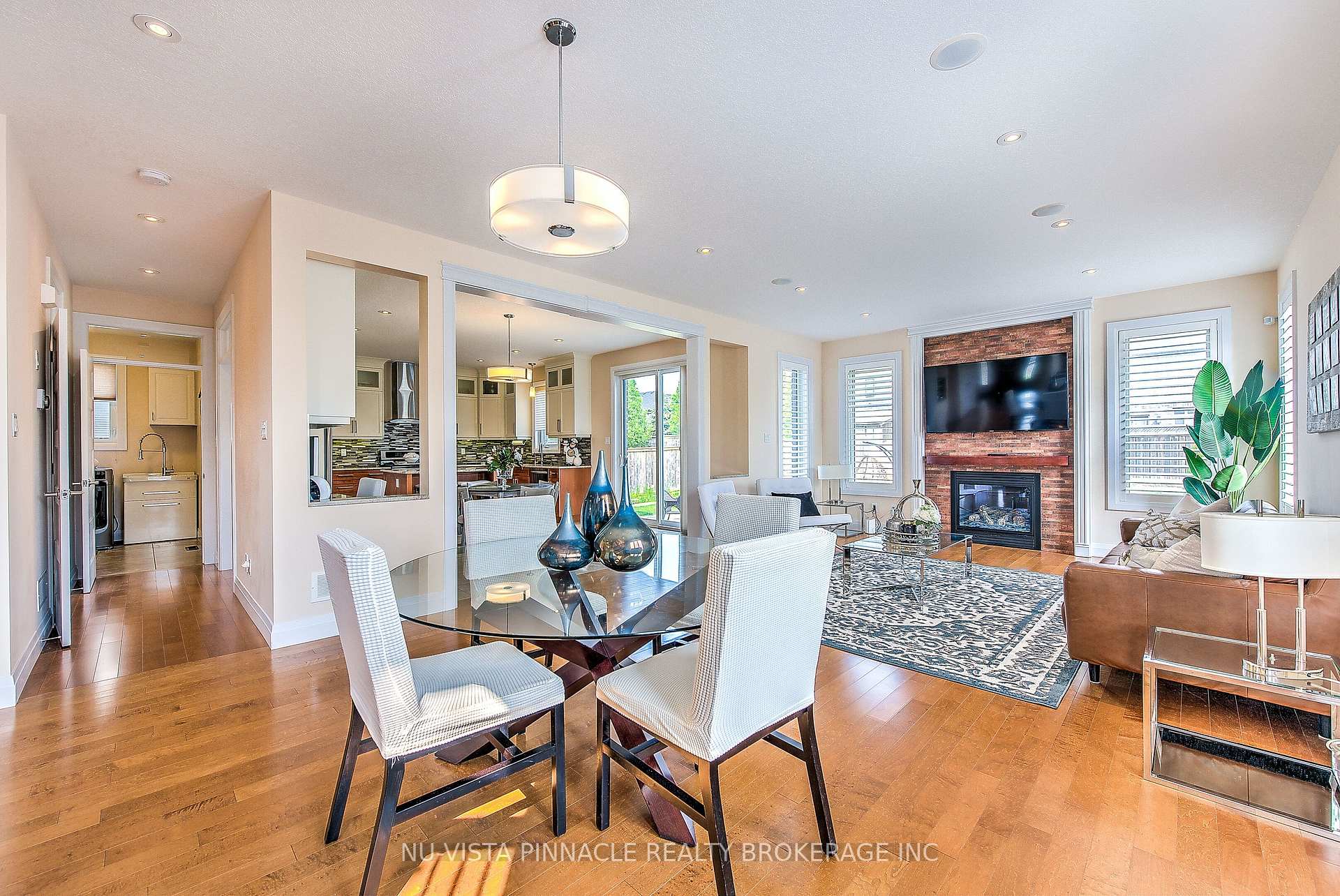 Photo 12 of 738 Hickoryridge Common, London, North R — HOMEH