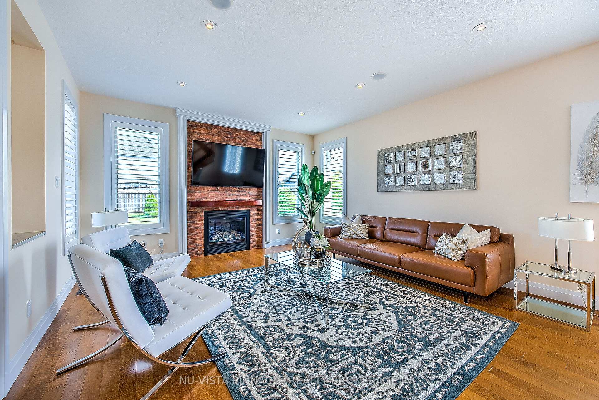 Photo 13 of 738 Hickoryridge Common, London, North R — HOMEH