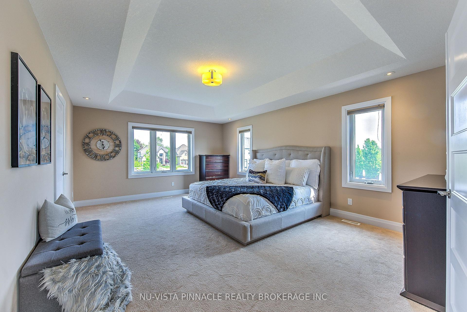 Photo 26 of 738 Hickoryridge Common, London, North R — HOMEH