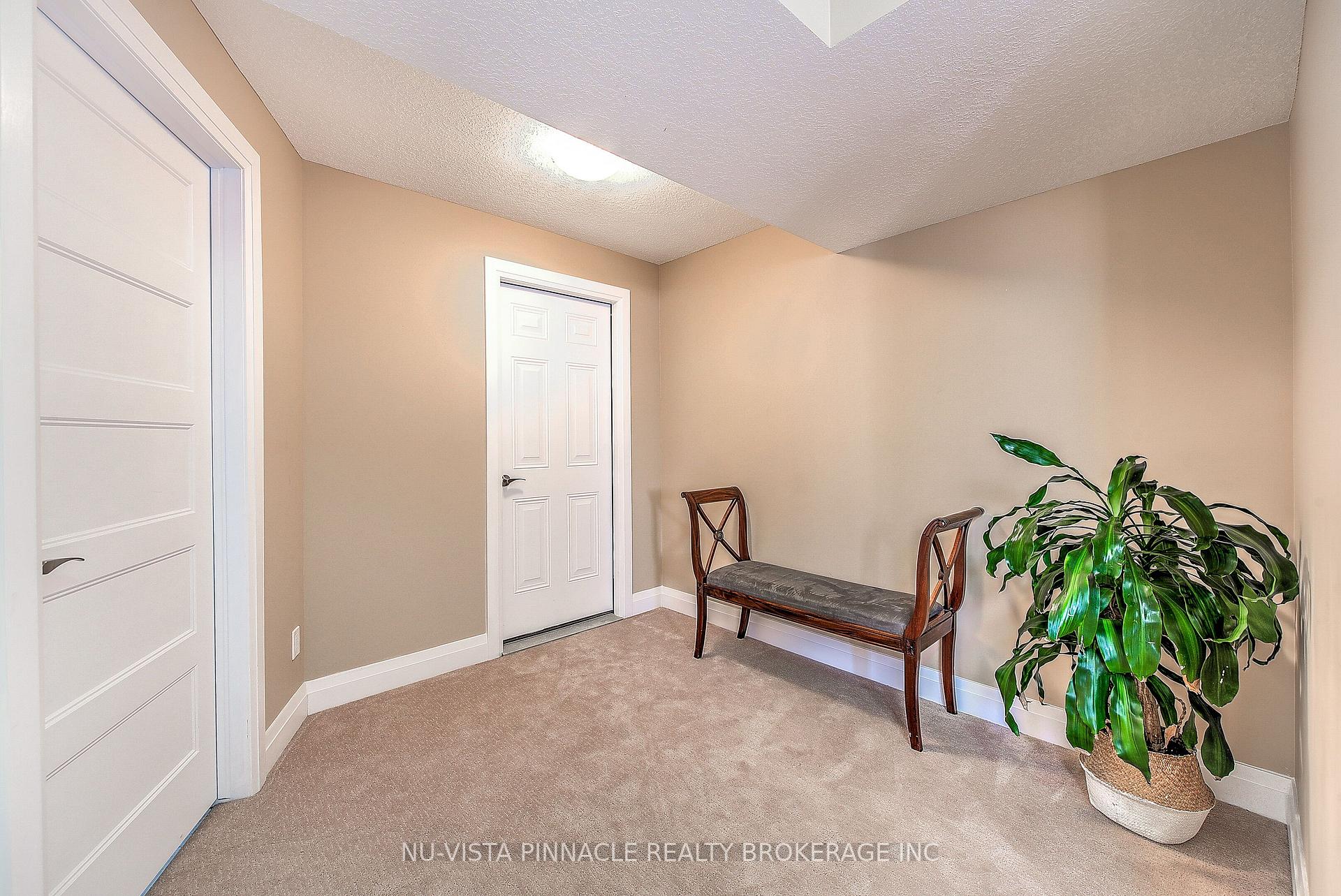 Photo 36 of 738 Hickoryridge Common, London, North R — HOMEH