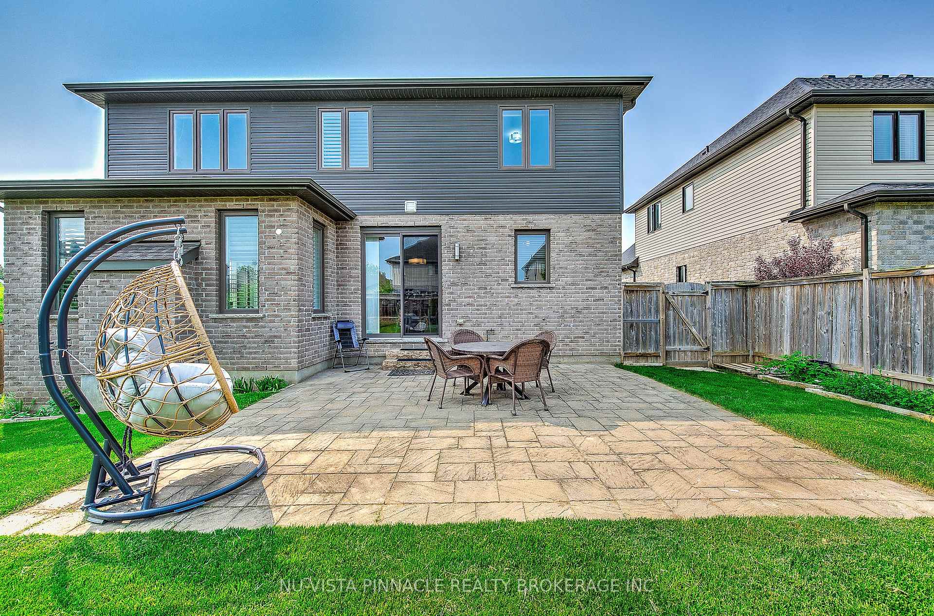 Photo 46 of 738 Hickoryridge Common, London, North R — HOMEH