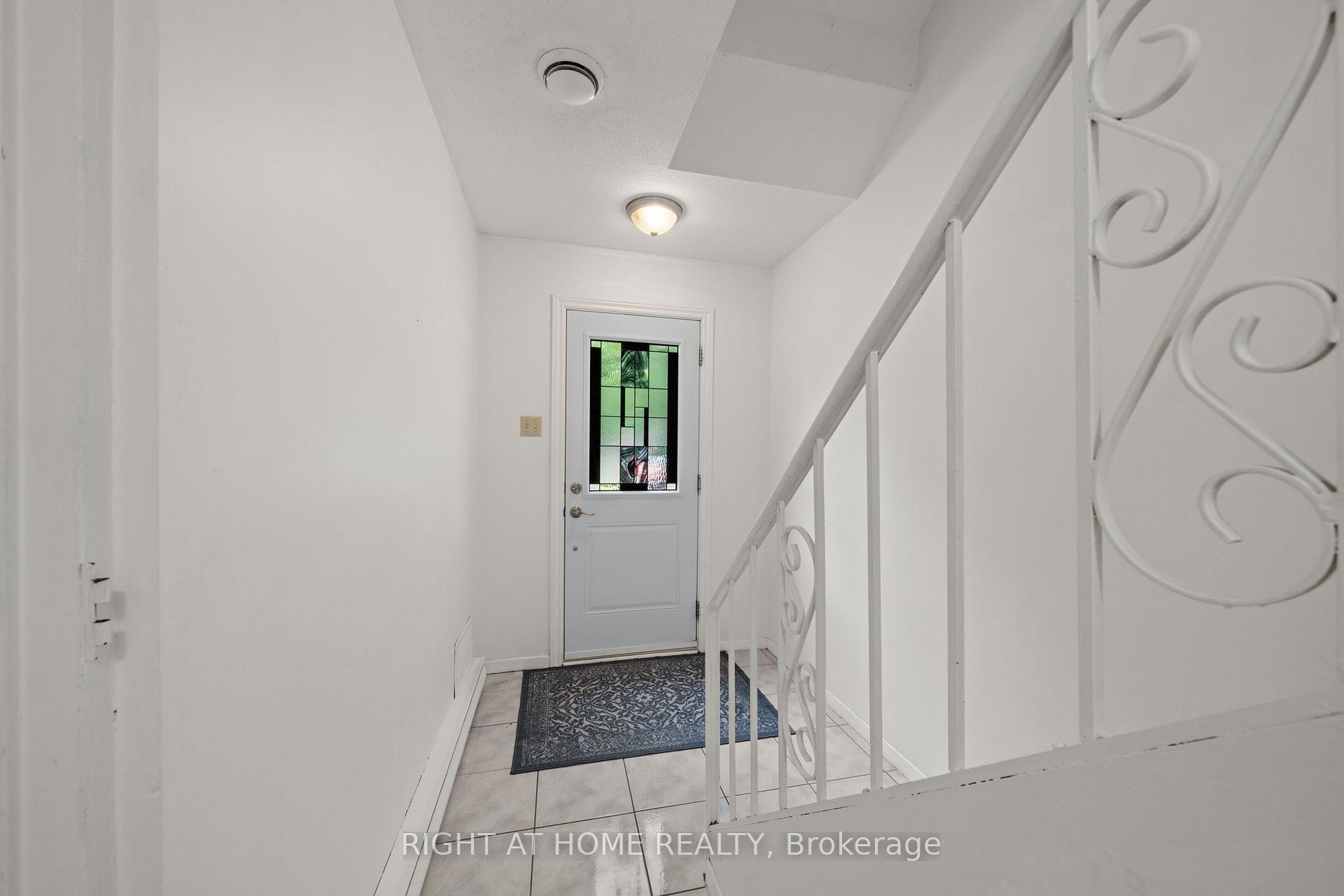 Photo 3 of 9 Marco Lane, Ottawa, Ottawa Centre — HOMEH