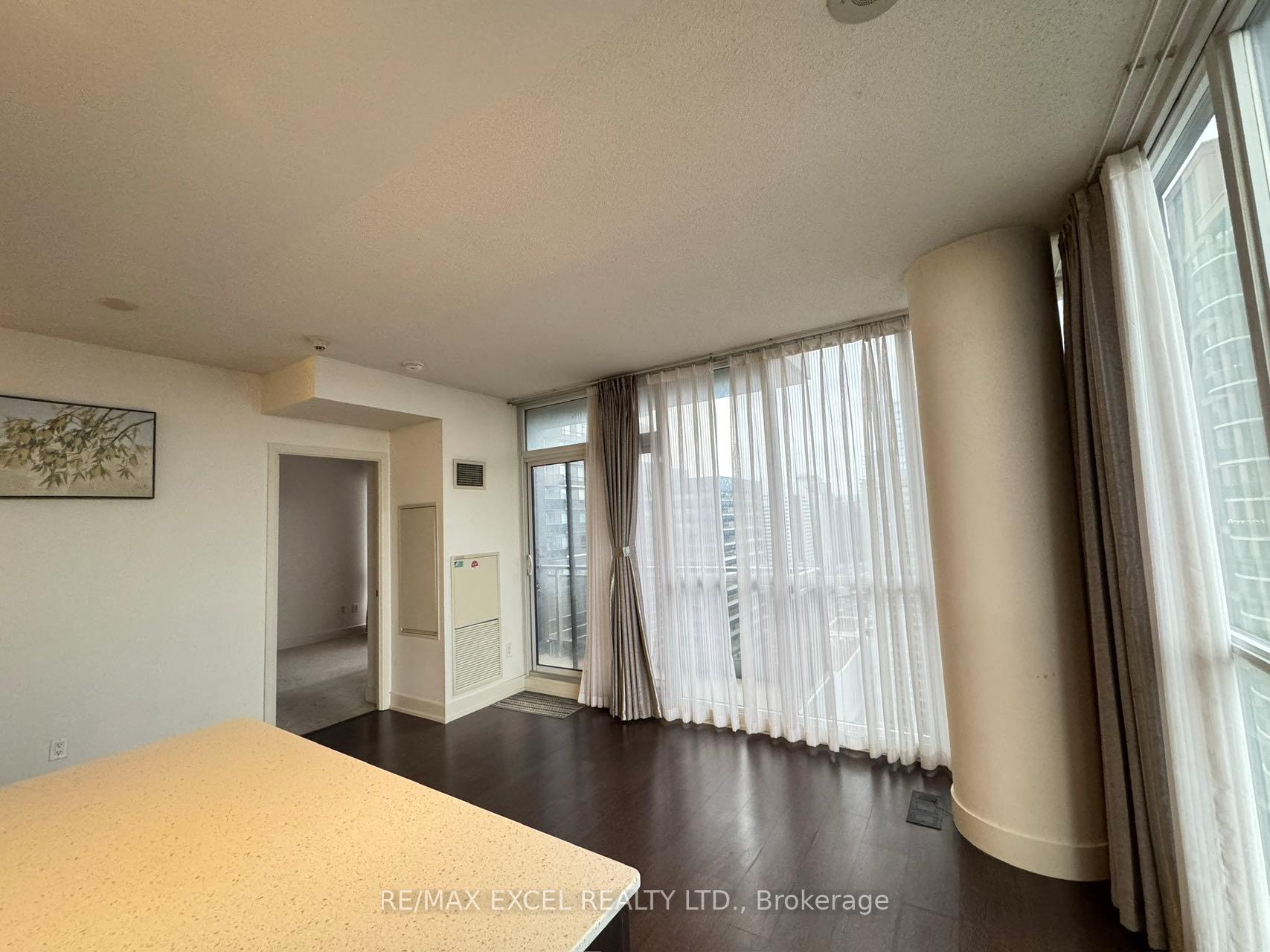 Photo 7 of Unit 2604, 23 Sheppard Avenue E, North York, Willowdale East — HOMEH