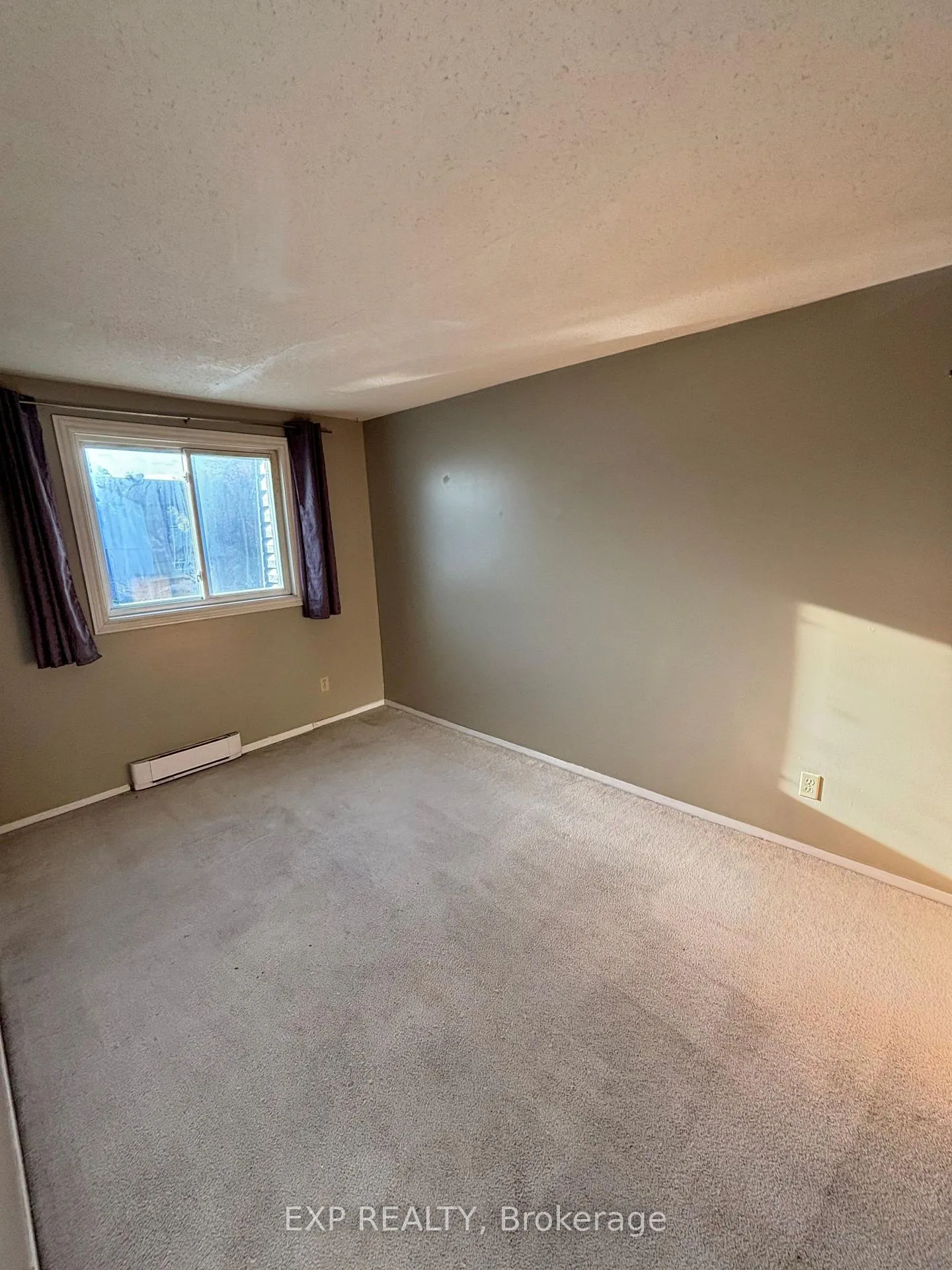 Photo 9 of Unit 10, 41 Pixley Private, Ottawa, Riverview Park — HOMEH