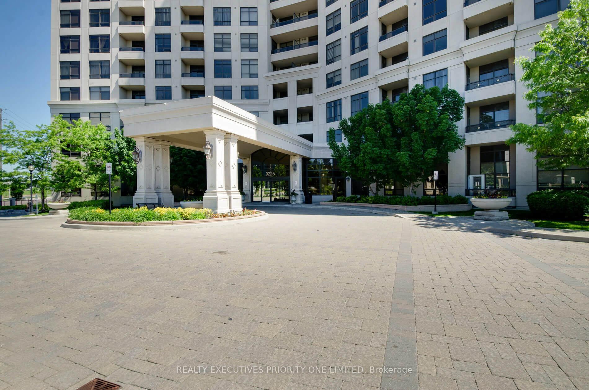 Photo 2 of Unit 605, 9225 Jane Street, Vaughan, Maple — HOMEH