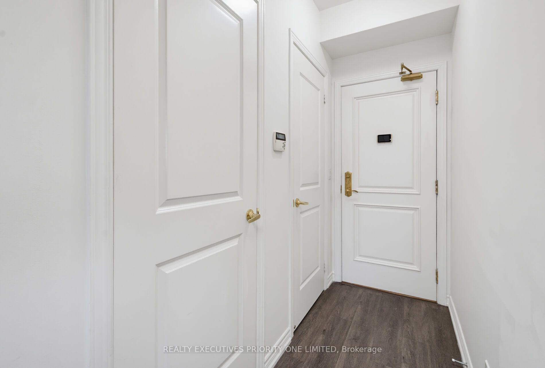 Photo 4 of Unit 605, 9225 Jane Street, Vaughan, Maple — HOMEH