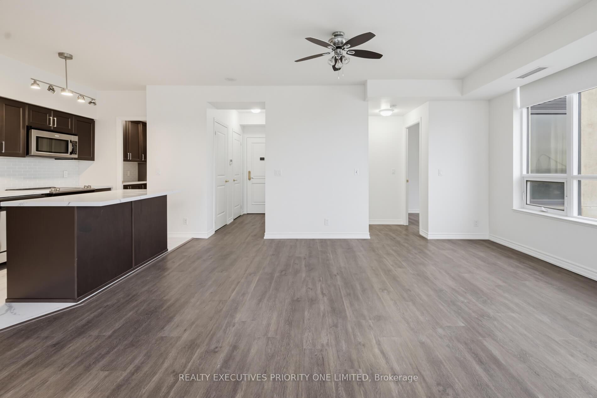 Photo 7 of Unit 605, 9225 Jane Street, Vaughan, Maple — HOMEH