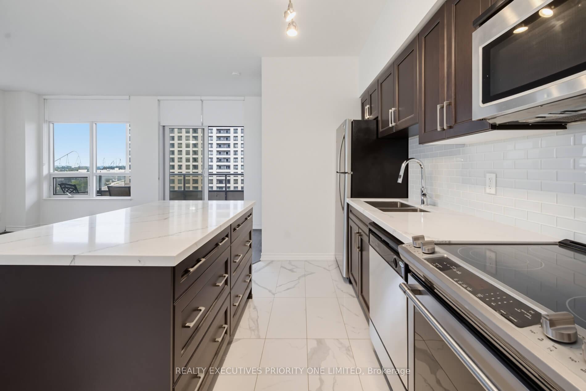 Photo 12 of Unit 605, 9225 Jane Street, Vaughan, Maple — HOMEH