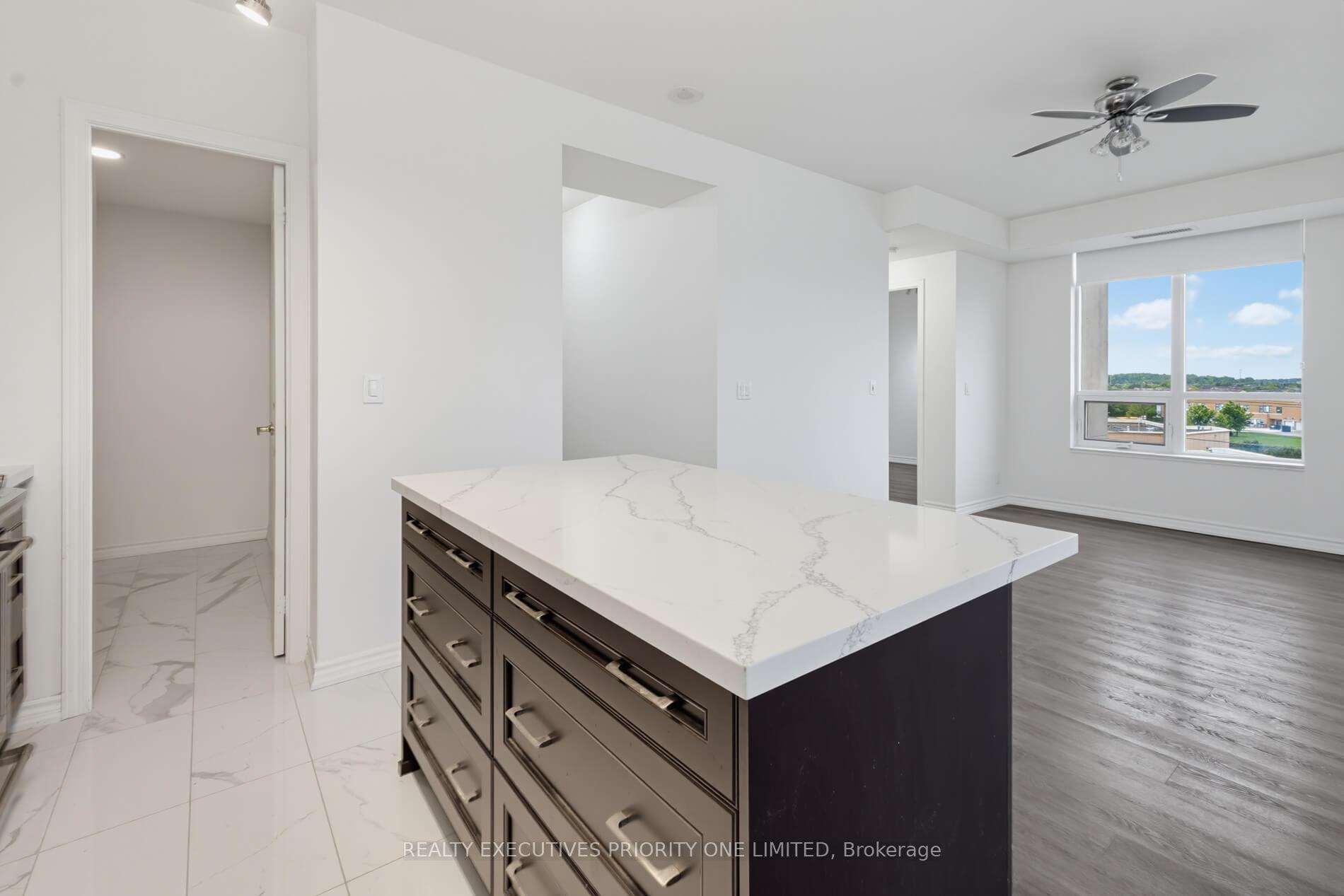 Photo 13 of Unit 605, 9225 Jane Street, Vaughan, Maple — HOMEH