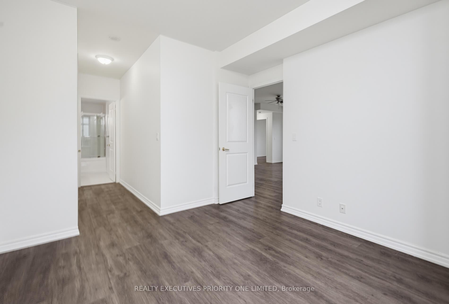 Photo 18 of Unit 605, 9225 Jane Street, Vaughan, Maple — HOMEH