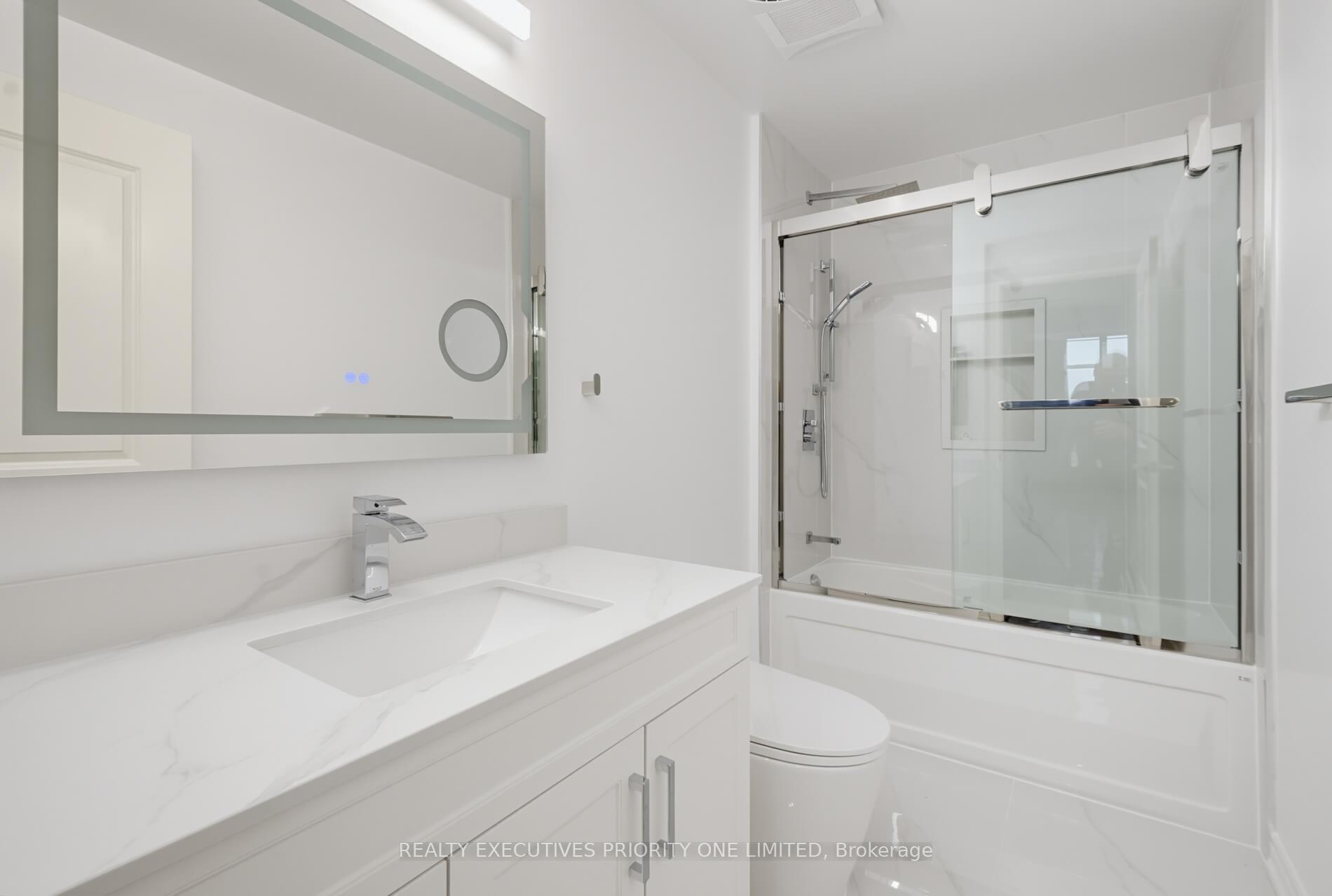 Photo 20 of Unit 605, 9225 Jane Street, Vaughan, Maple — HOMEH