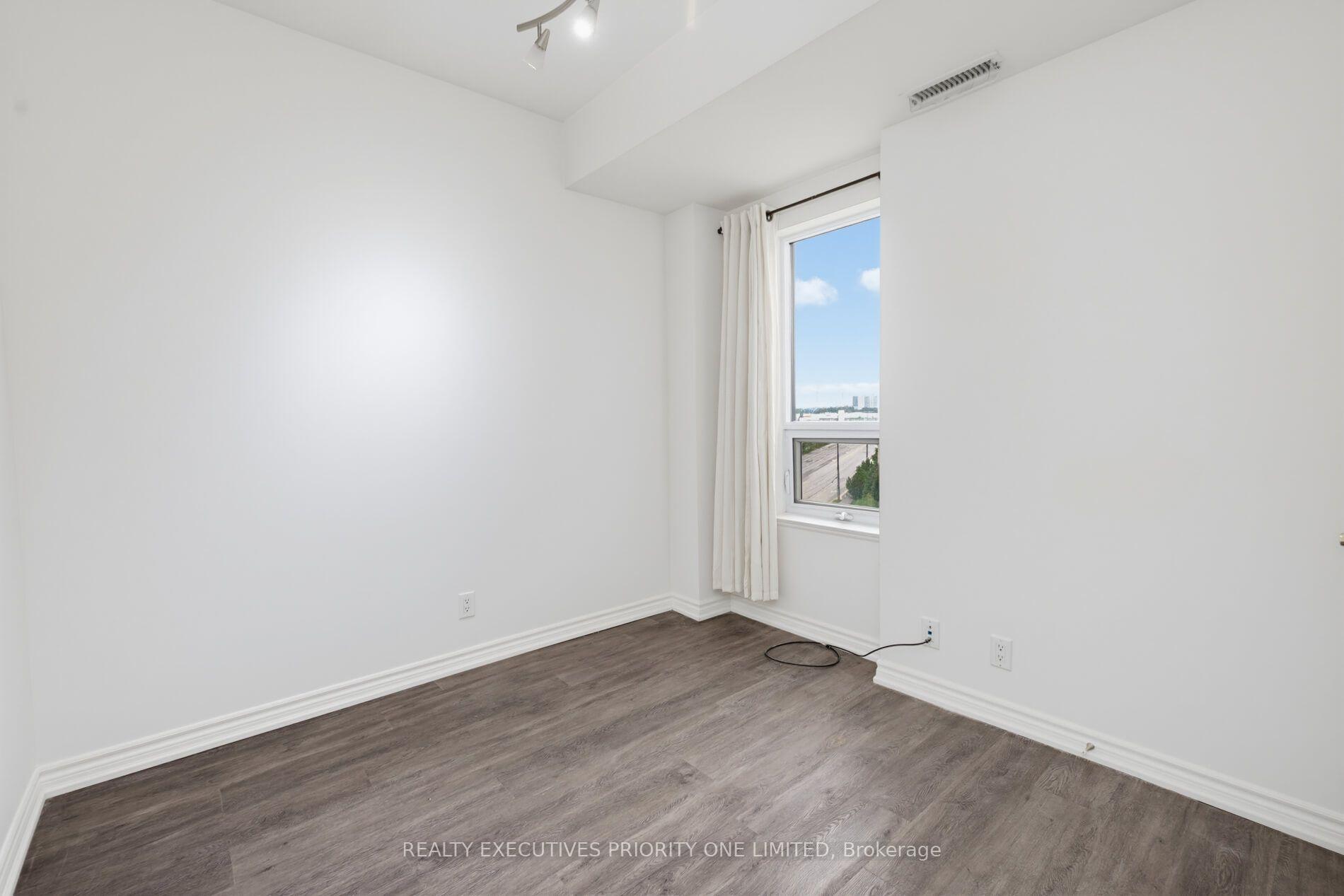 Photo 22 of Unit 605, 9225 Jane Street, Vaughan, Maple — HOMEH