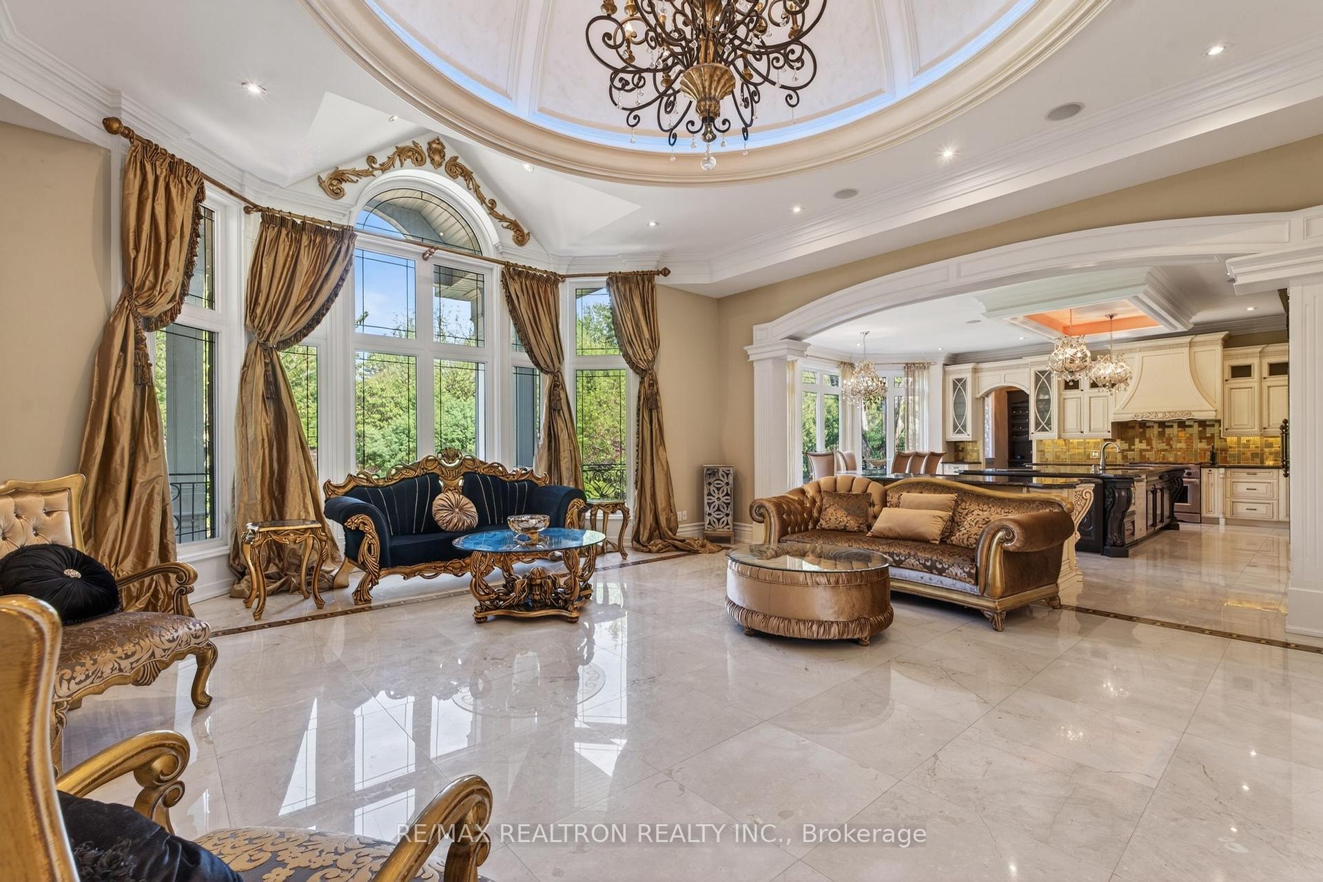 Photo 10 of 30 Thornlea Road, Markham, Thornhill — HOMEH