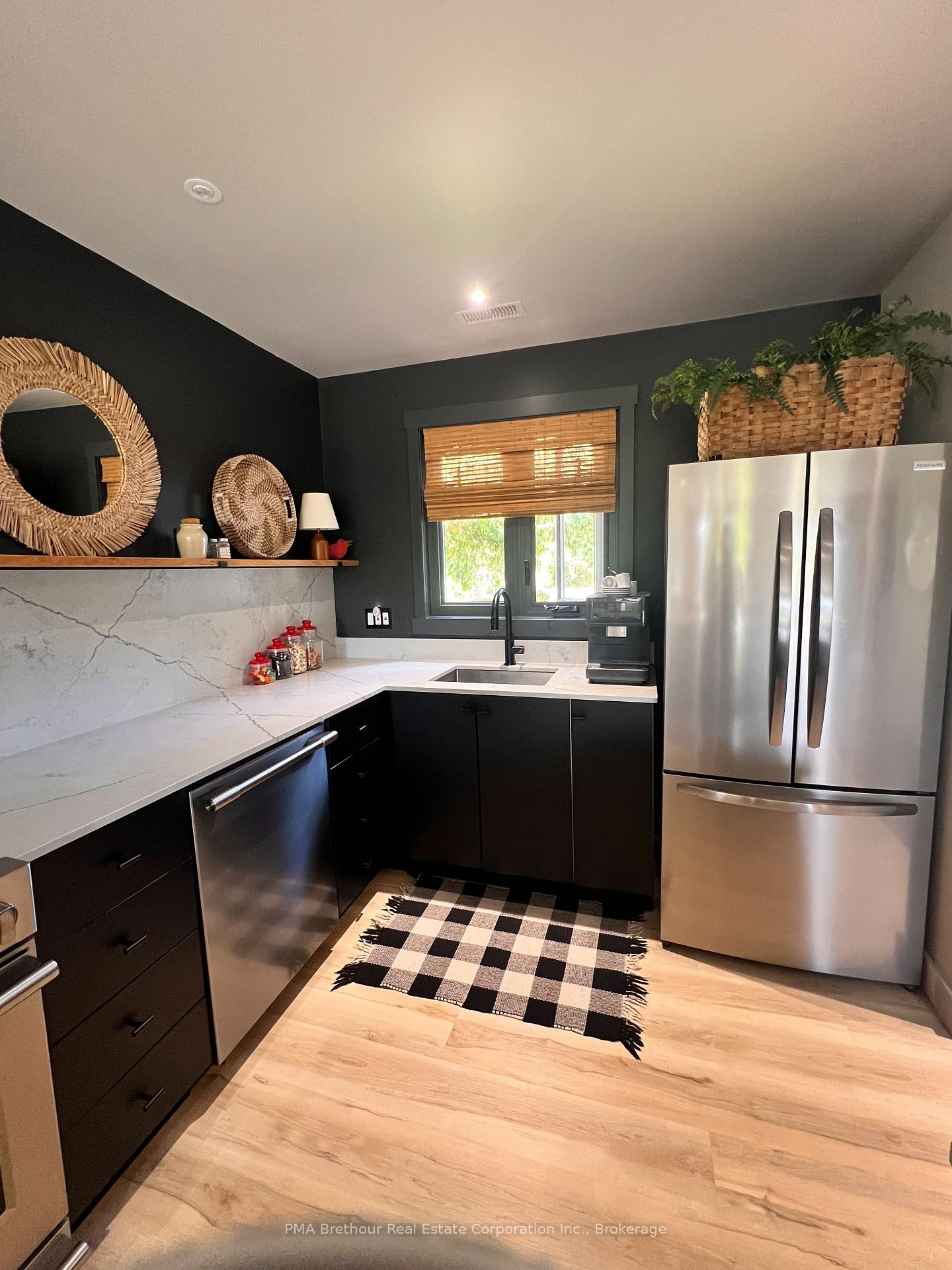 Photo 4 of Unit 12, 152 Escarpment Crescent, Collingwood — HOMEH