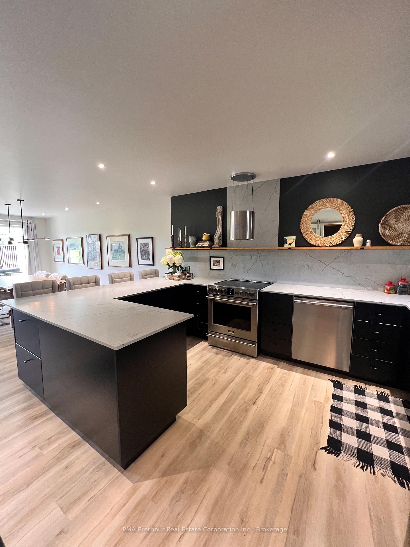 Photo 6 of Unit 12, 152 Escarpment Crescent, Collingwood — HOMEH