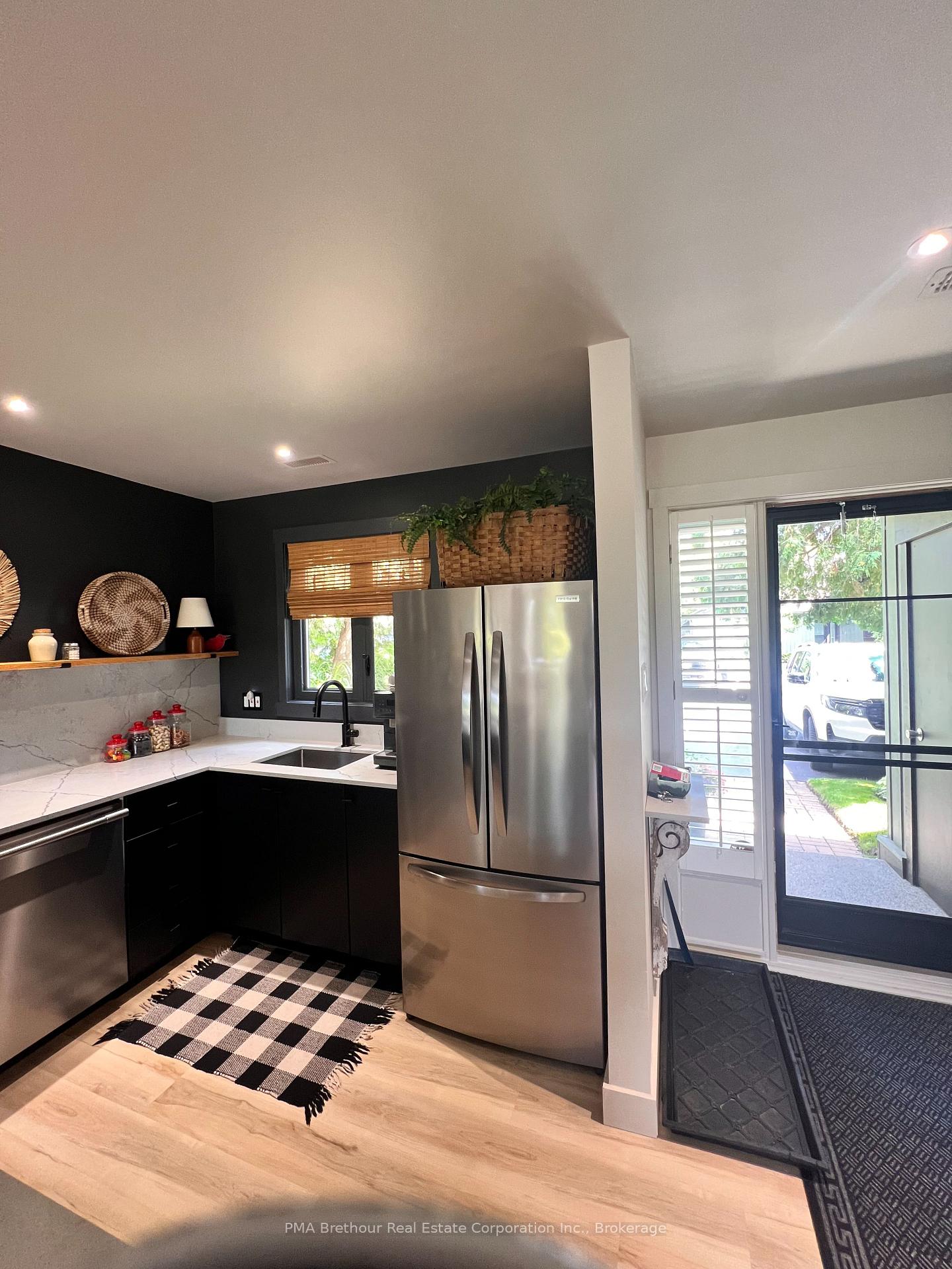 Photo 7 of Unit 12, 152 Escarpment Crescent, Collingwood — HOMEH