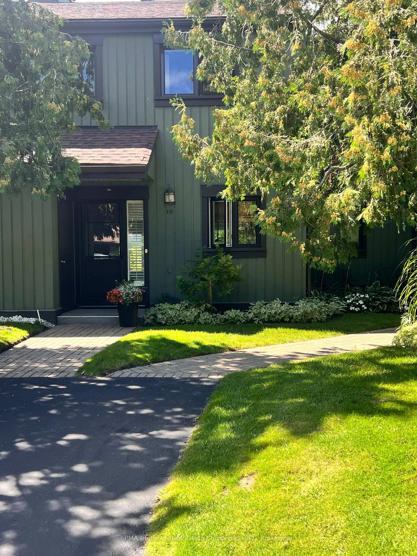 Photo 29 of Unit 12, 152 Escarpment Crescent, Collingwood — HOMEH