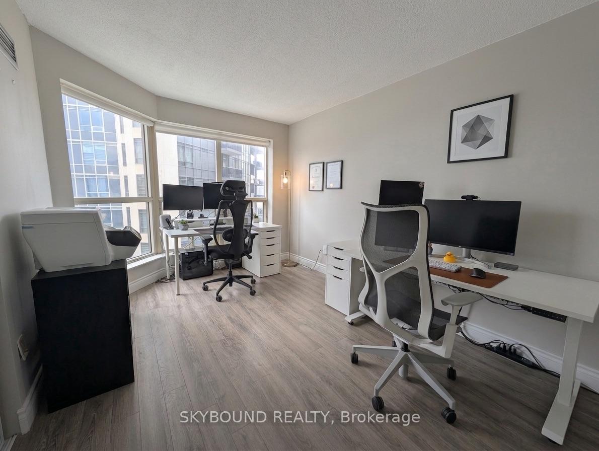 Photo 5 of Unit 1803, 335 Webb Drive, Mississauga, City Centre — HOMEH