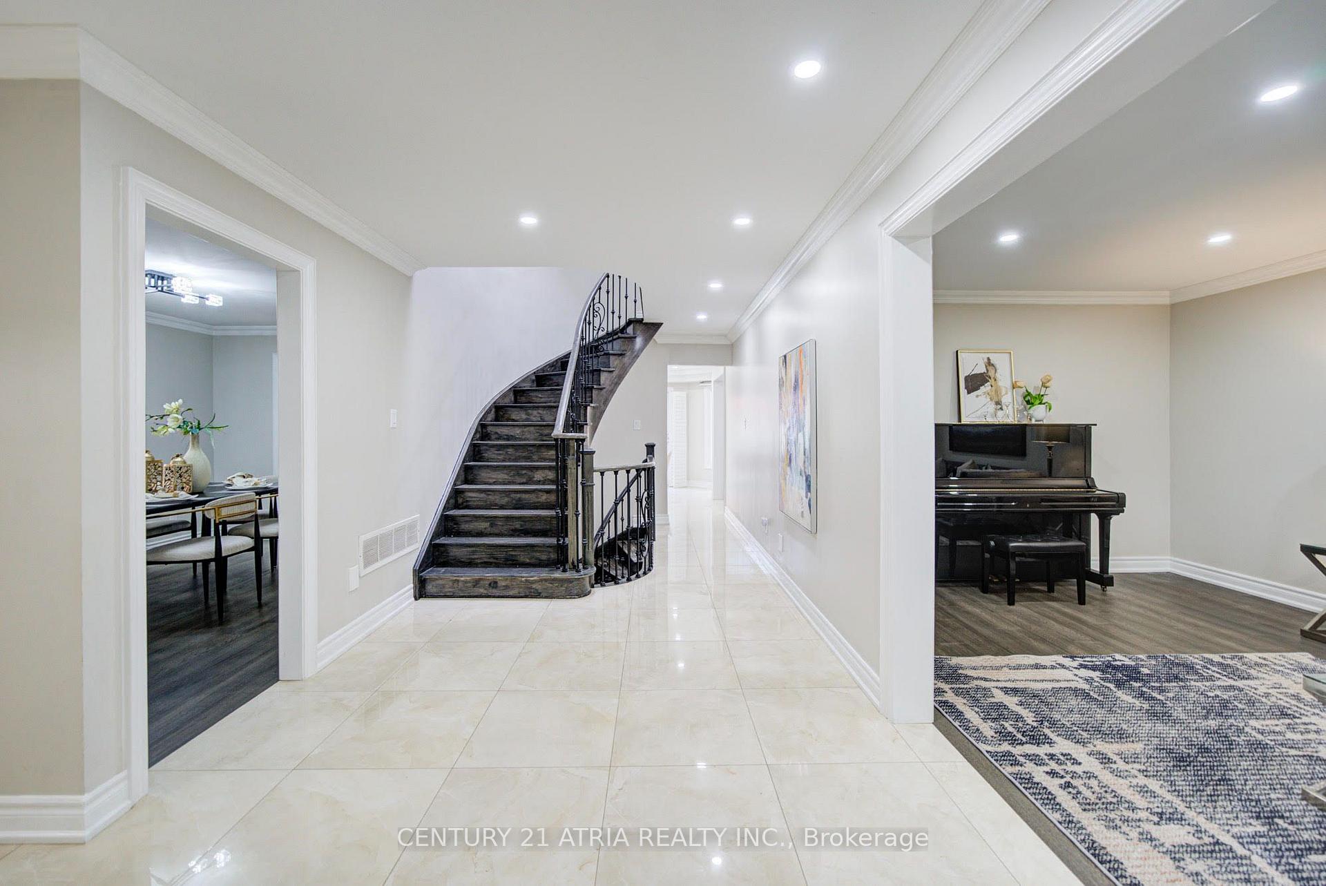 Photo 2 of 47 Coledale Road, Markham, Unionville — HOMEH