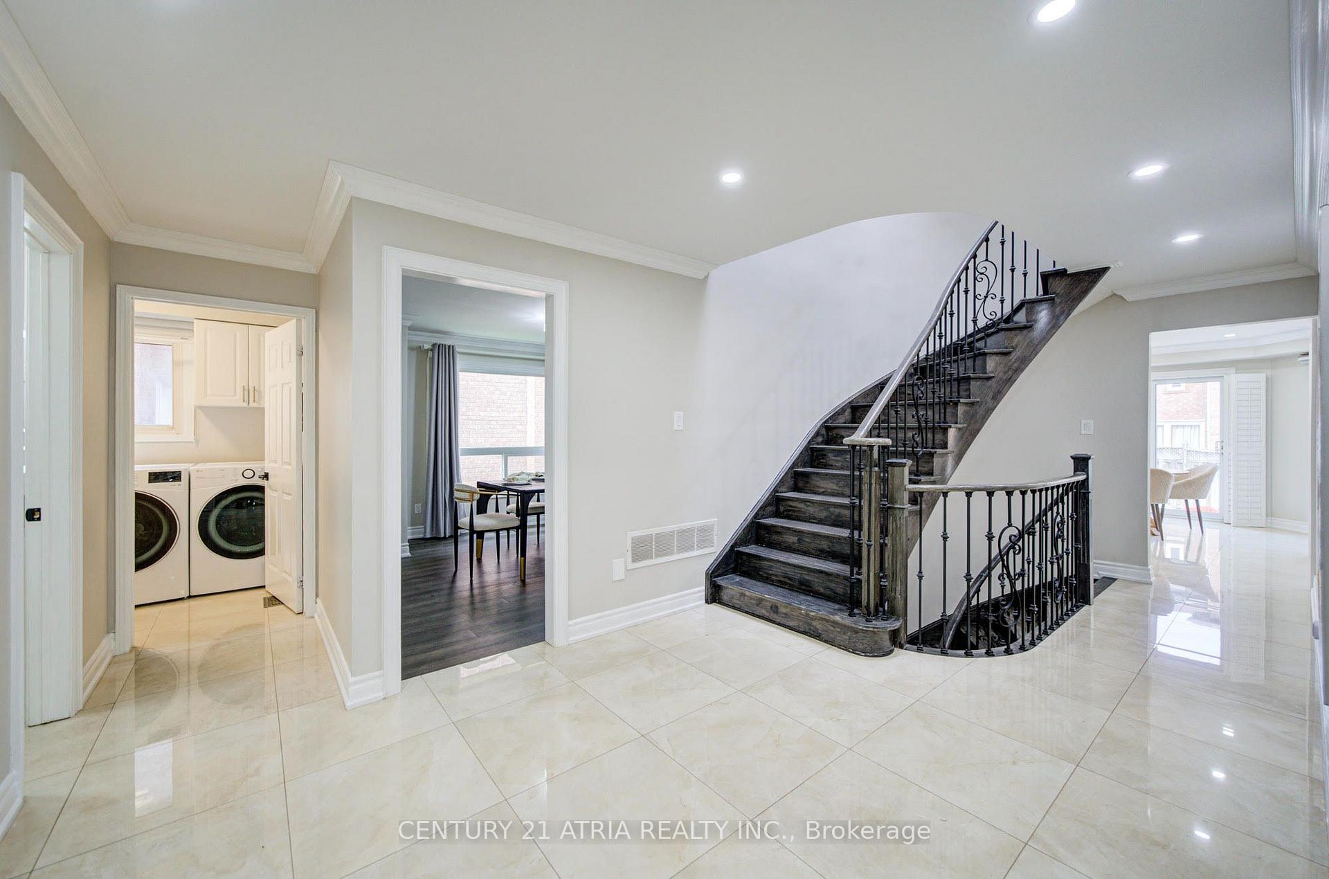 Photo 3 of 47 Coledale Road, Markham, Unionville — HOMEH