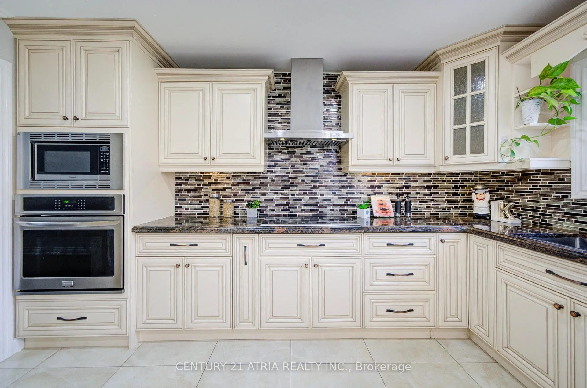 Photo 13 of 47 Coledale Road, Markham, Unionville — HOMEH