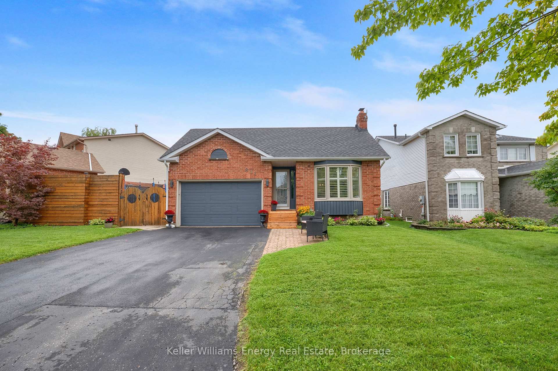 Photo 1 of 831 Lavis Street, Oshawa, Pinecrest — HOMEH