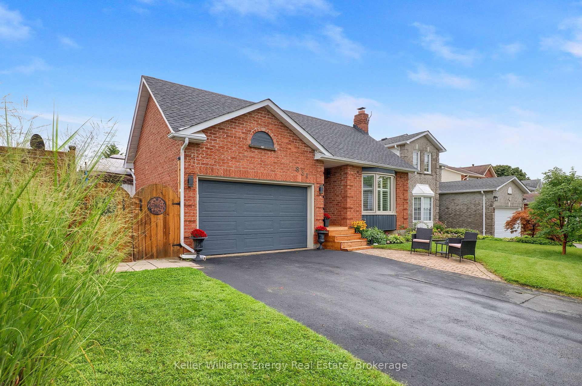 Photo 4 of 831 Lavis Street, Oshawa, Pinecrest — HOMEH